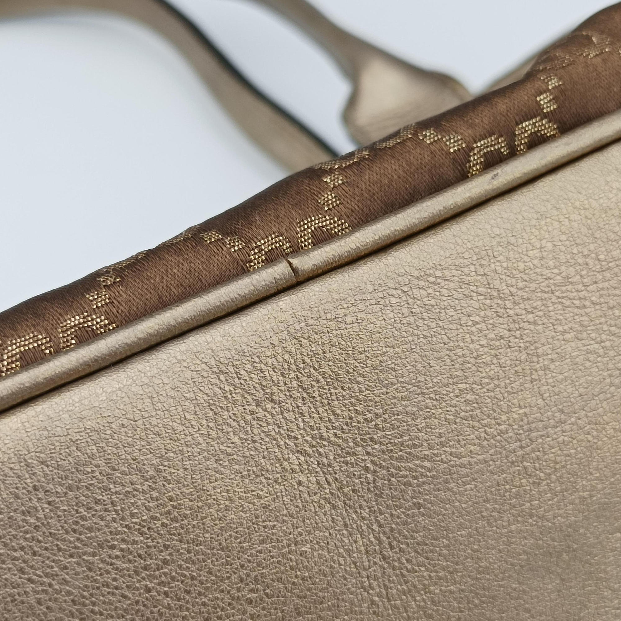 Pre-owned Gucci Princy Beige×Champagne Gold GG Canvas × leather 161720 handbag | stylenewstar
