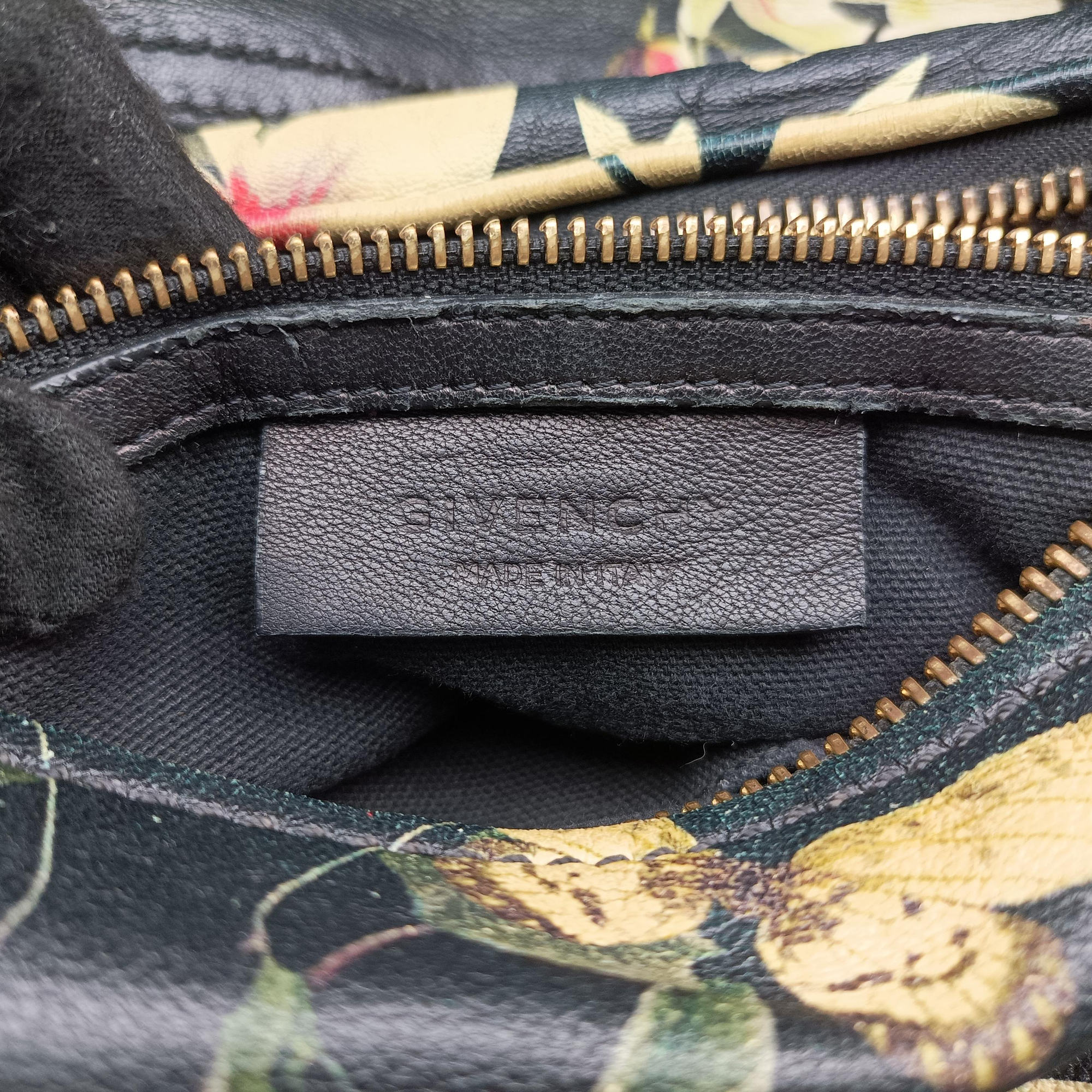 Pre-owned Givenchy pandora Multicolour Leather  handbag | stylenewstar