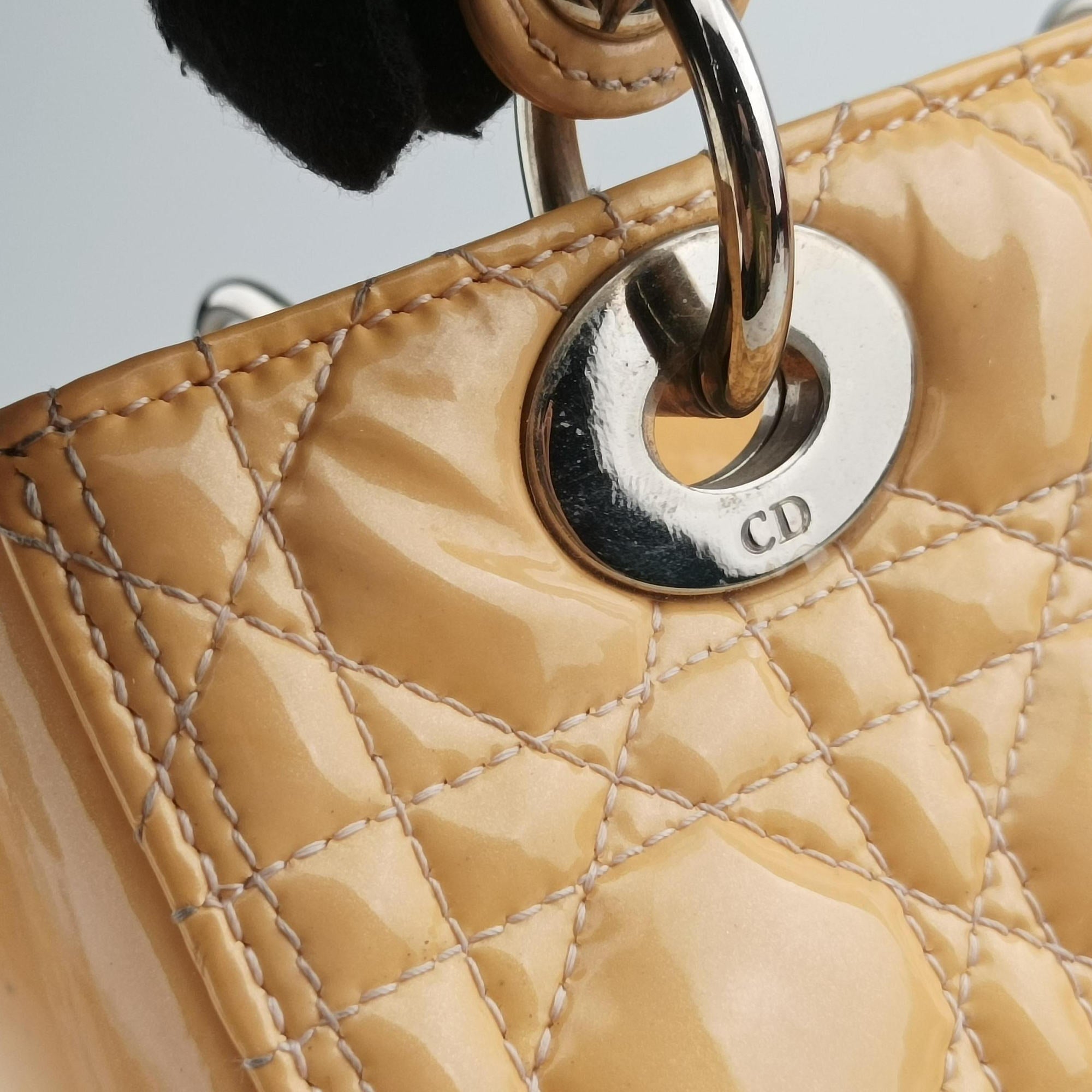 Pre-owned Christian Dior Lady Dior Beige Patent  shoulderbag | stylenewstar