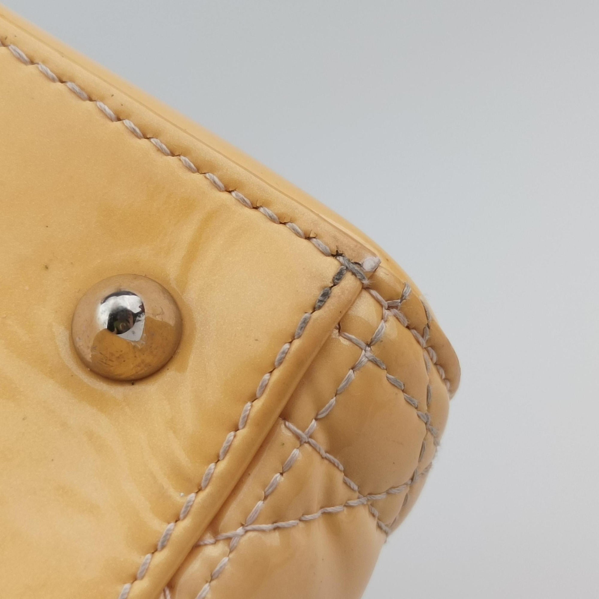 Pre-owned Christian Dior Lady Dior Beige Patent  shoulderbag | stylenewstar