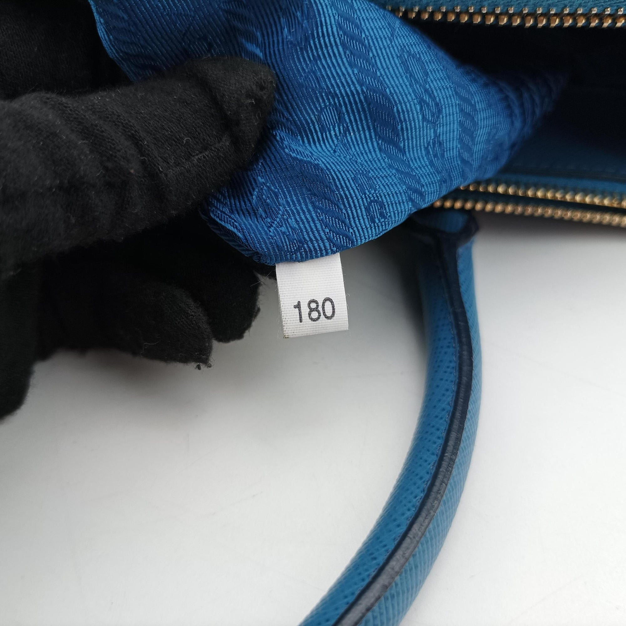 Pre-owned Prada Galleria Blue×Navy SAFFIANO Leather B2274C shoulderbag | stylenewstar