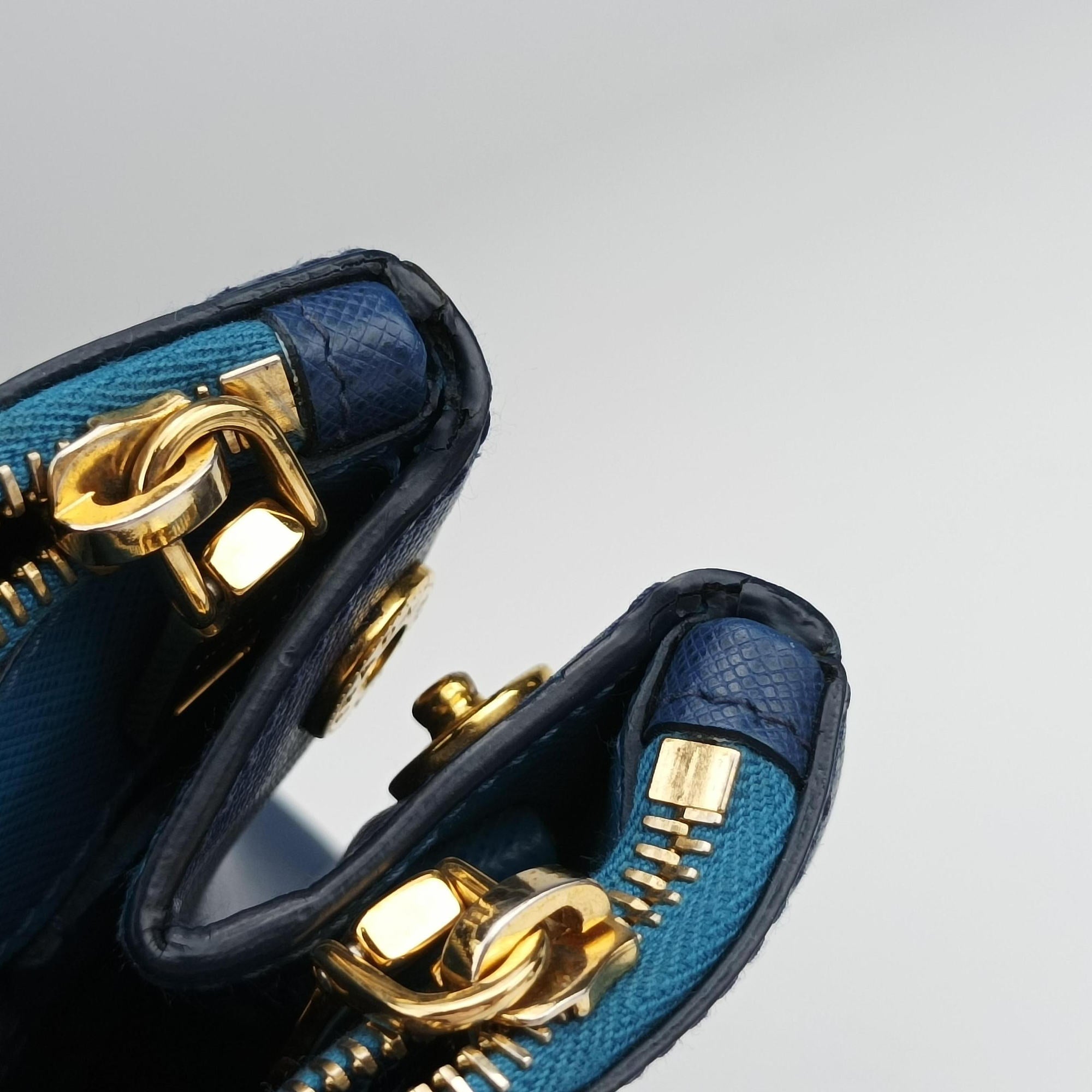 Pre-owned Prada Galleria Blue×Navy SAFFIANO Leather B2274C shoulderbag | stylenewstar