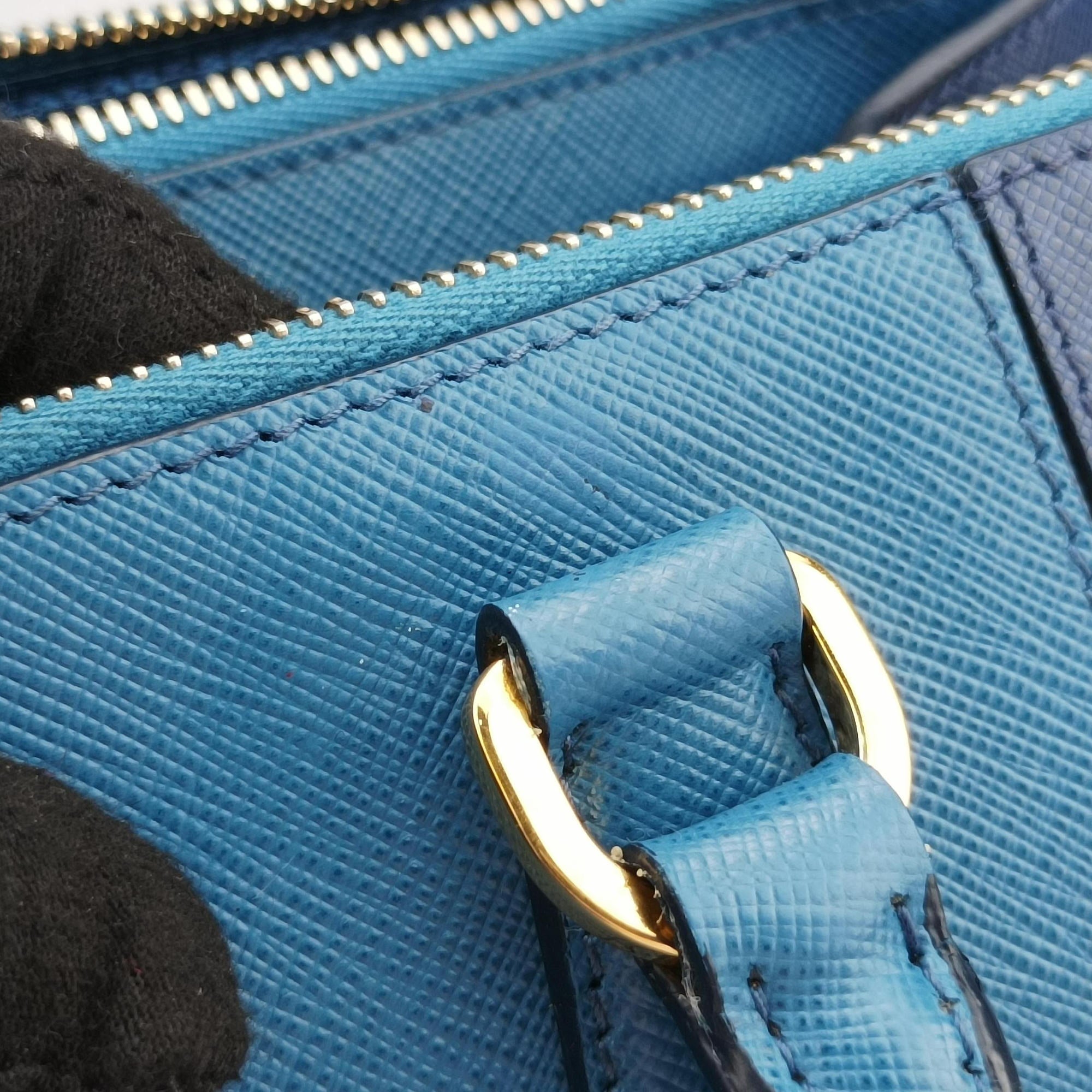 Pre-owned Prada Galleria Blue×Navy SAFFIANO Leather B2274C shoulderbag | stylenewstar