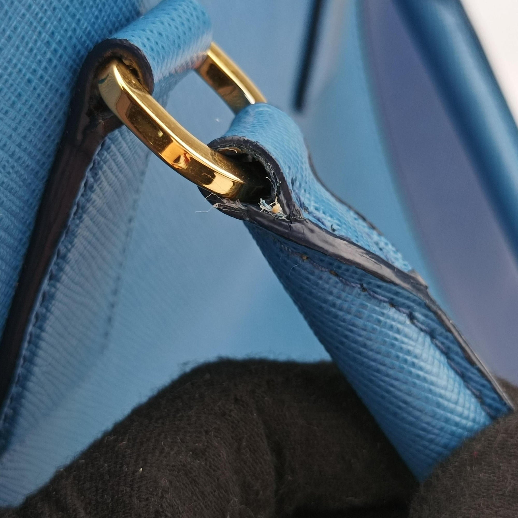 Pre-owned Prada Galleria Blue×Navy SAFFIANO Leather B2274C shoulderbag | stylenewstar