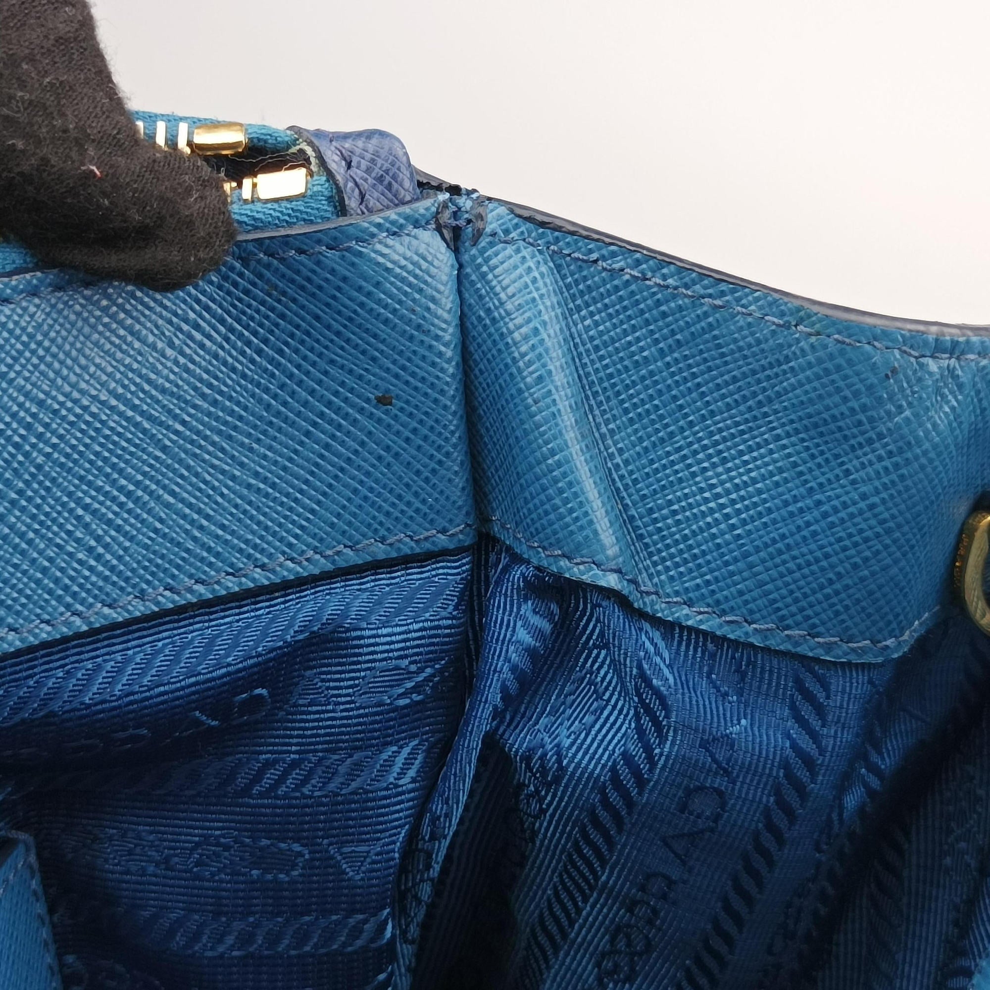 Pre-owned Prada Galleria Blue×Navy SAFFIANO Leather B2274C shoulderbag | stylenewstar