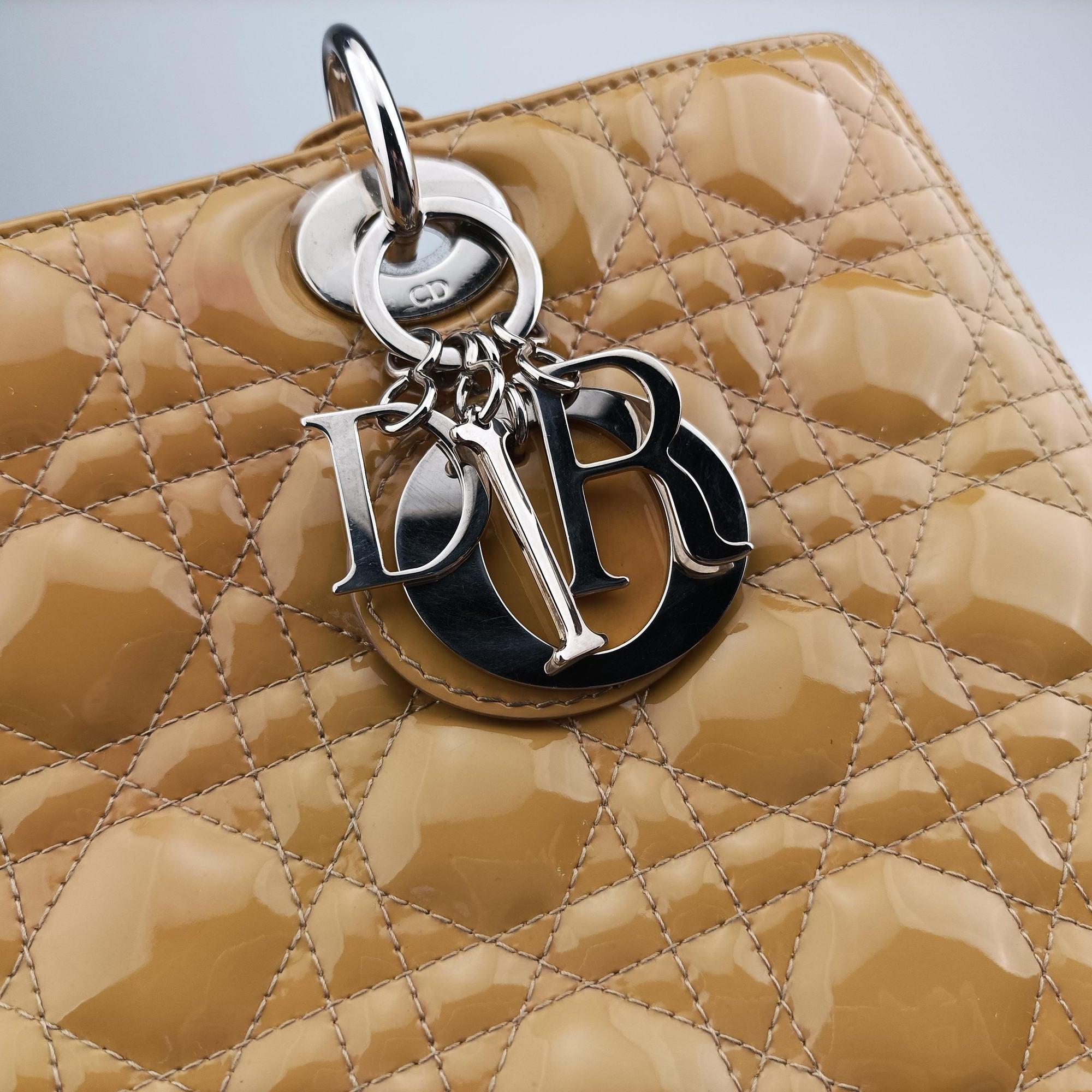 Pre-owned Christian Dior Lady Dior Beige Patent  shoulderbag | stylenewstar
