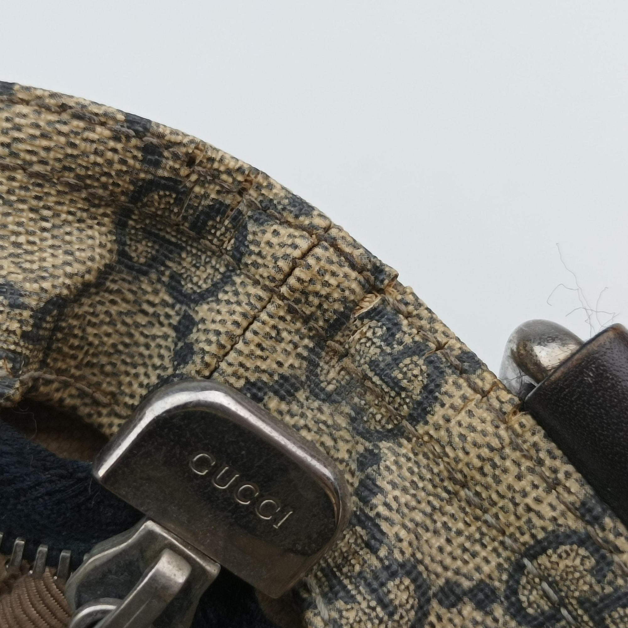 Pre-owned Gucci GG Plus GG Supreme Beige×Navy PVC coated canvas×Leather 201446 shoulderbag | stylenewstar