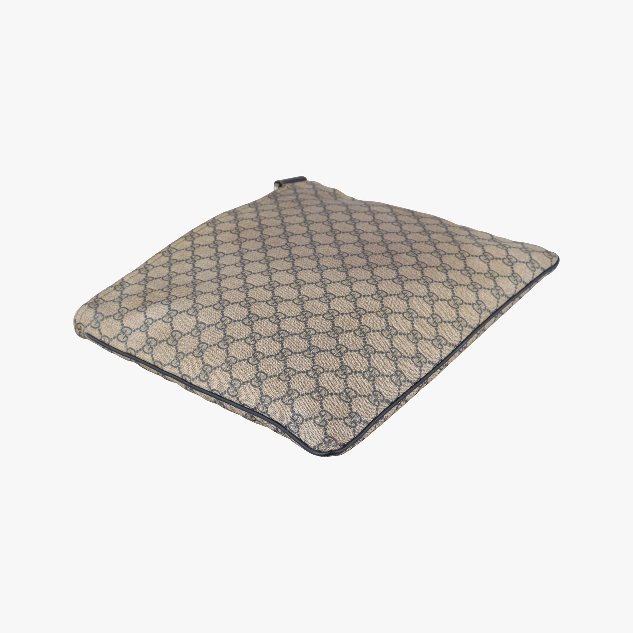 Pre-owned Gucci GG Plus GG Supreme Beige×Navy PVC coated canvas×Leather 201446 shoulderbag | stylenewstar