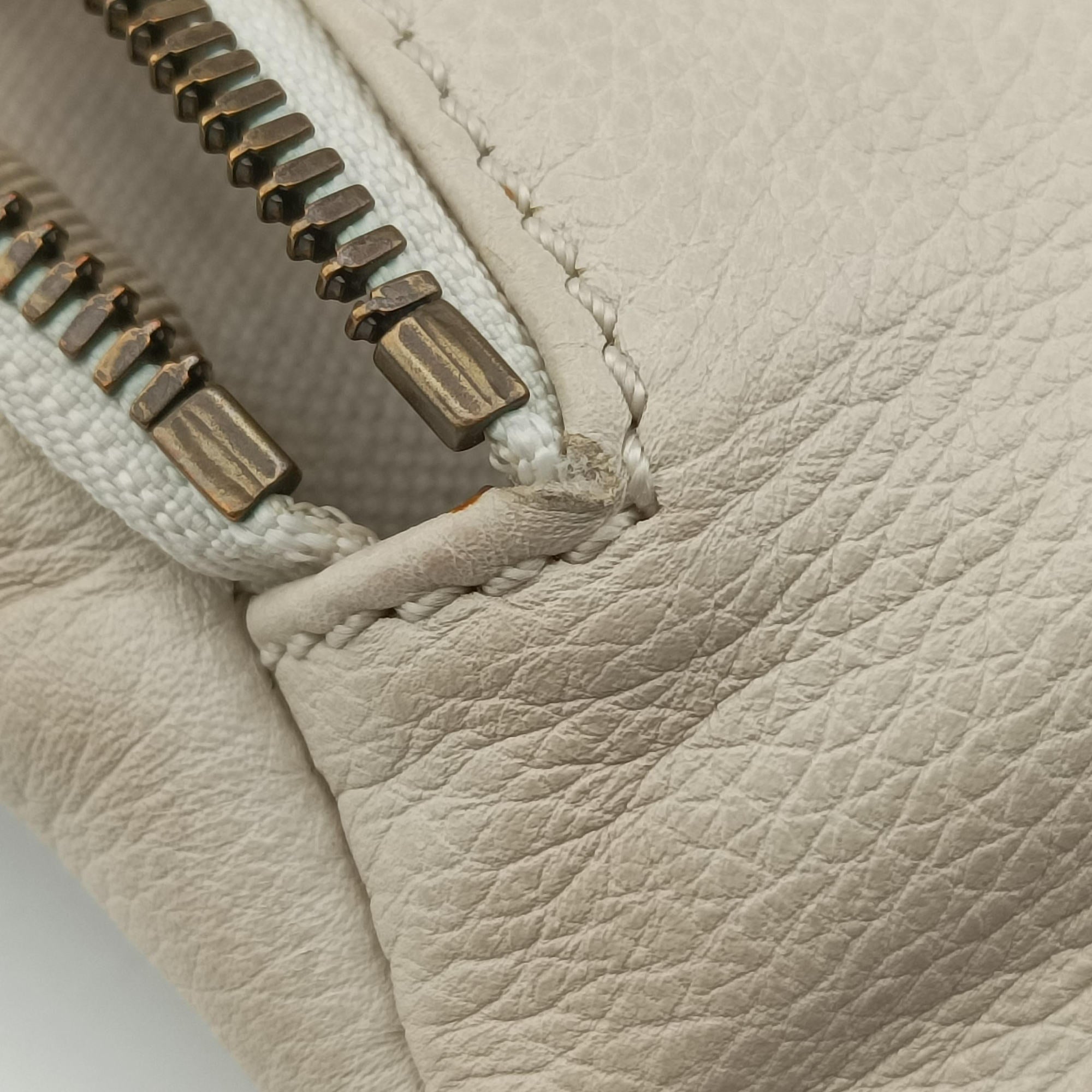 Secondhand Gucci Print White Leather 527792 bum bag/waist bag | stylenewstar