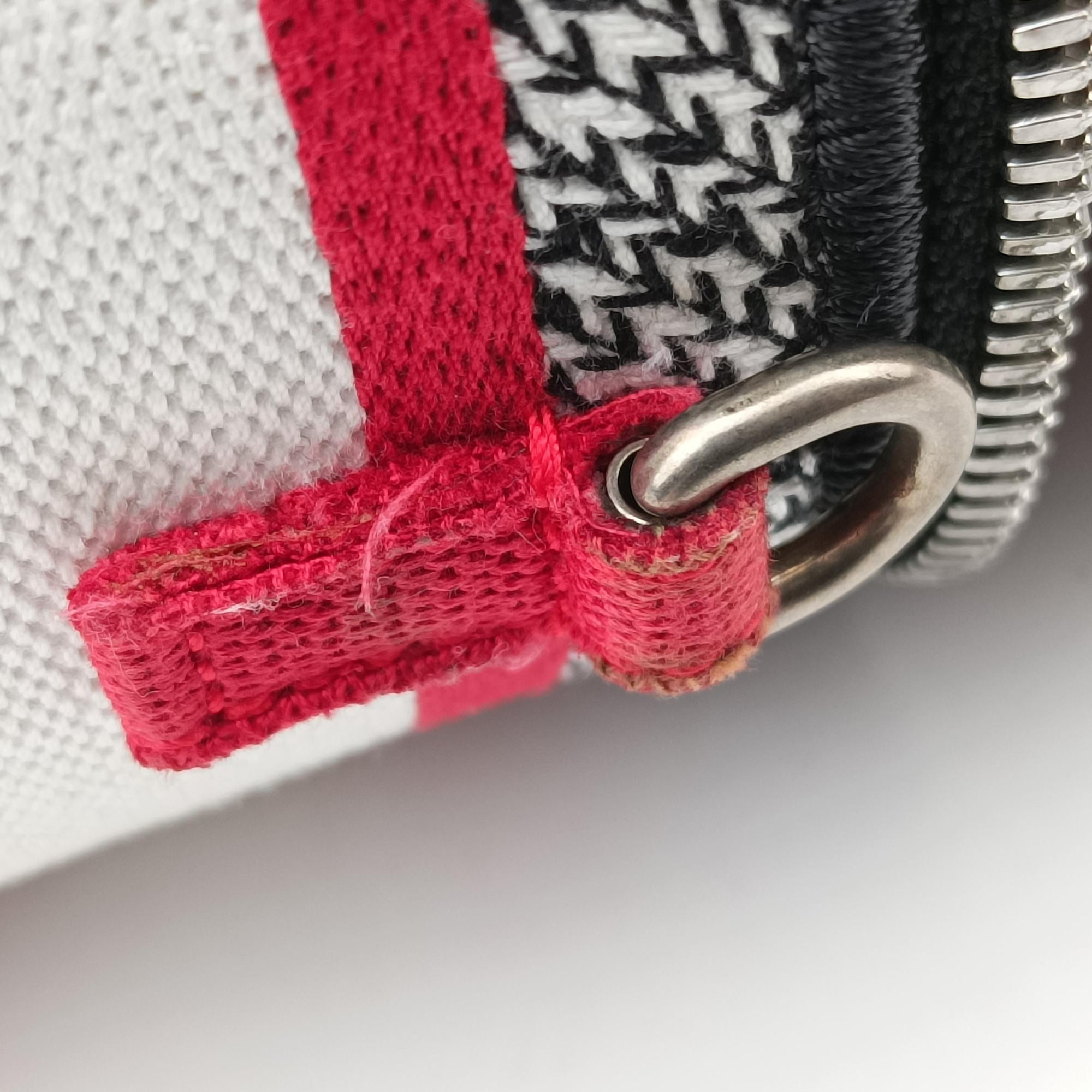 Pre-owned Christian Dior Travel Black × white × red jacquard canvas  shoulderbag | stylenewstar