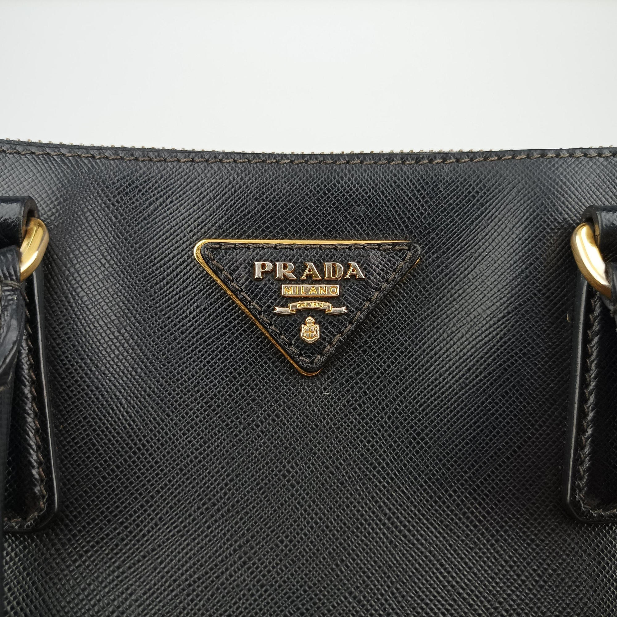 Secondhand Prada Galleria Black SAFFIANO Leather BN2274 shoulderbag | stylenewstar