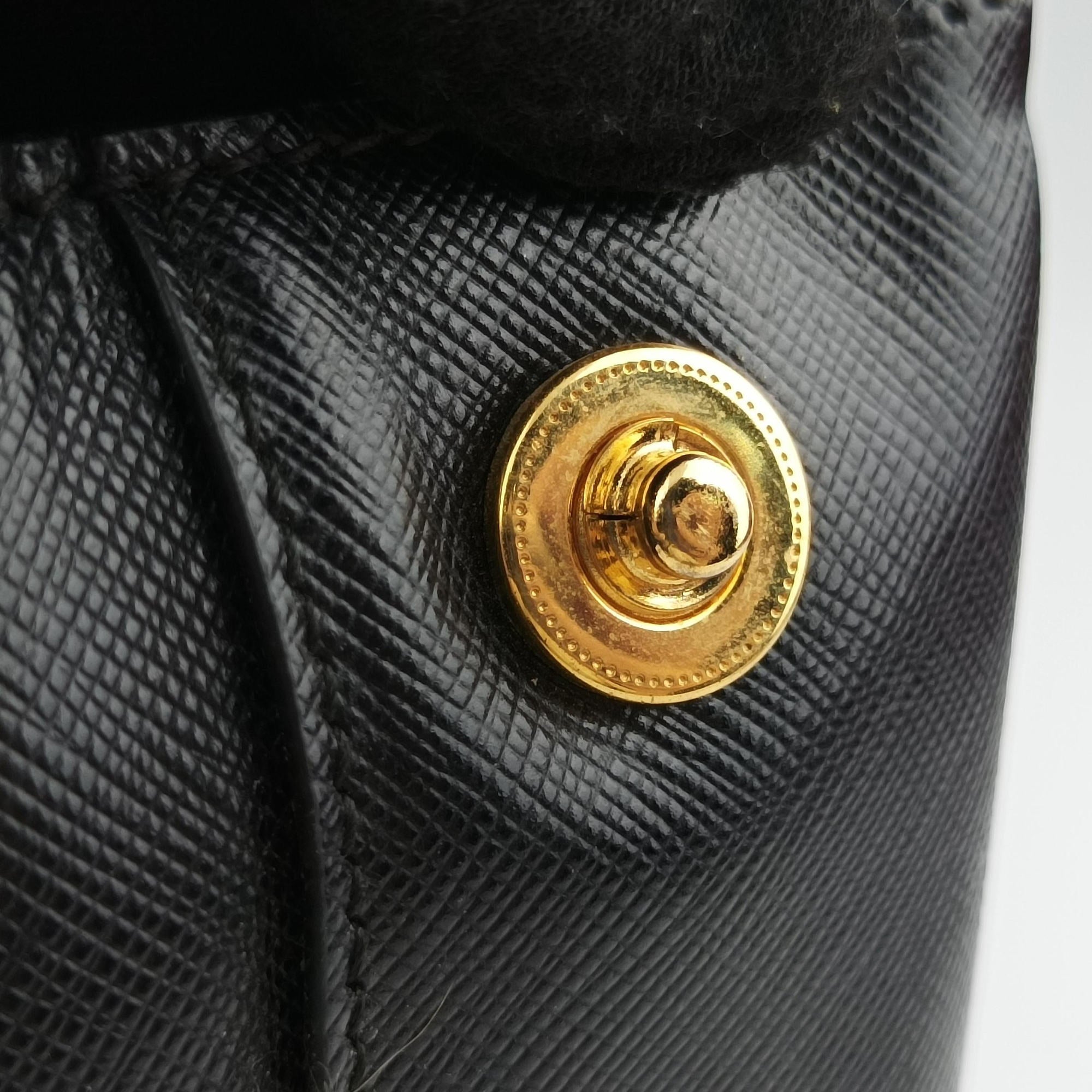 Secondhand Prada Galleria Black SAFFIANO Leather BN2274 shoulderbag | stylenewstar