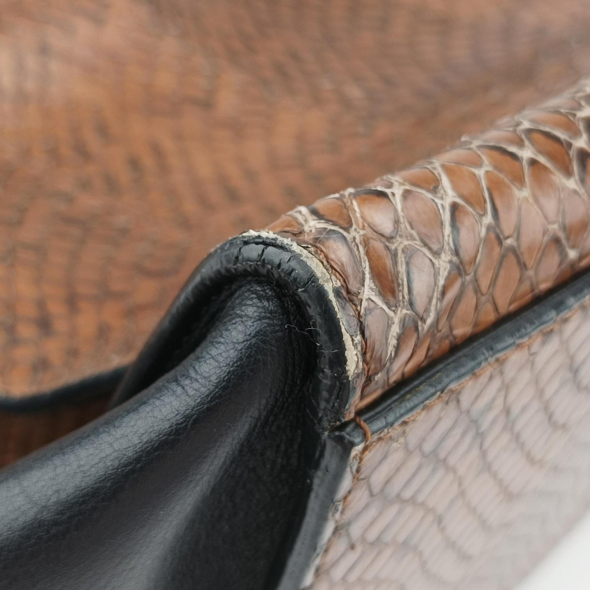 Secondhand Celine Trapeze Brown × Black Snakeskin × Leather  shoulderbag | stylenewstar
