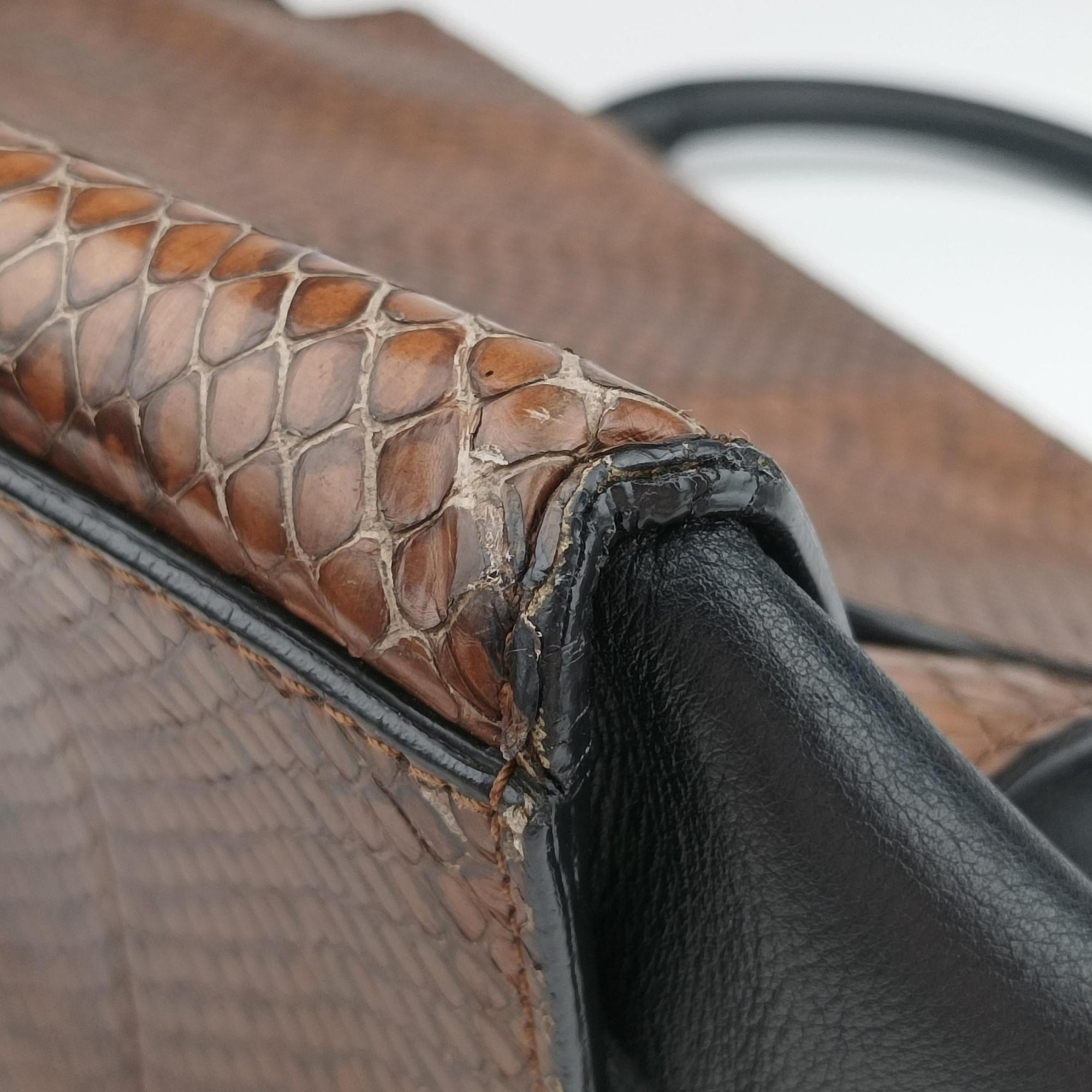 Secondhand Celine Trapeze Brown × Black Snakeskin × Leather  shoulderbag | stylenewstar