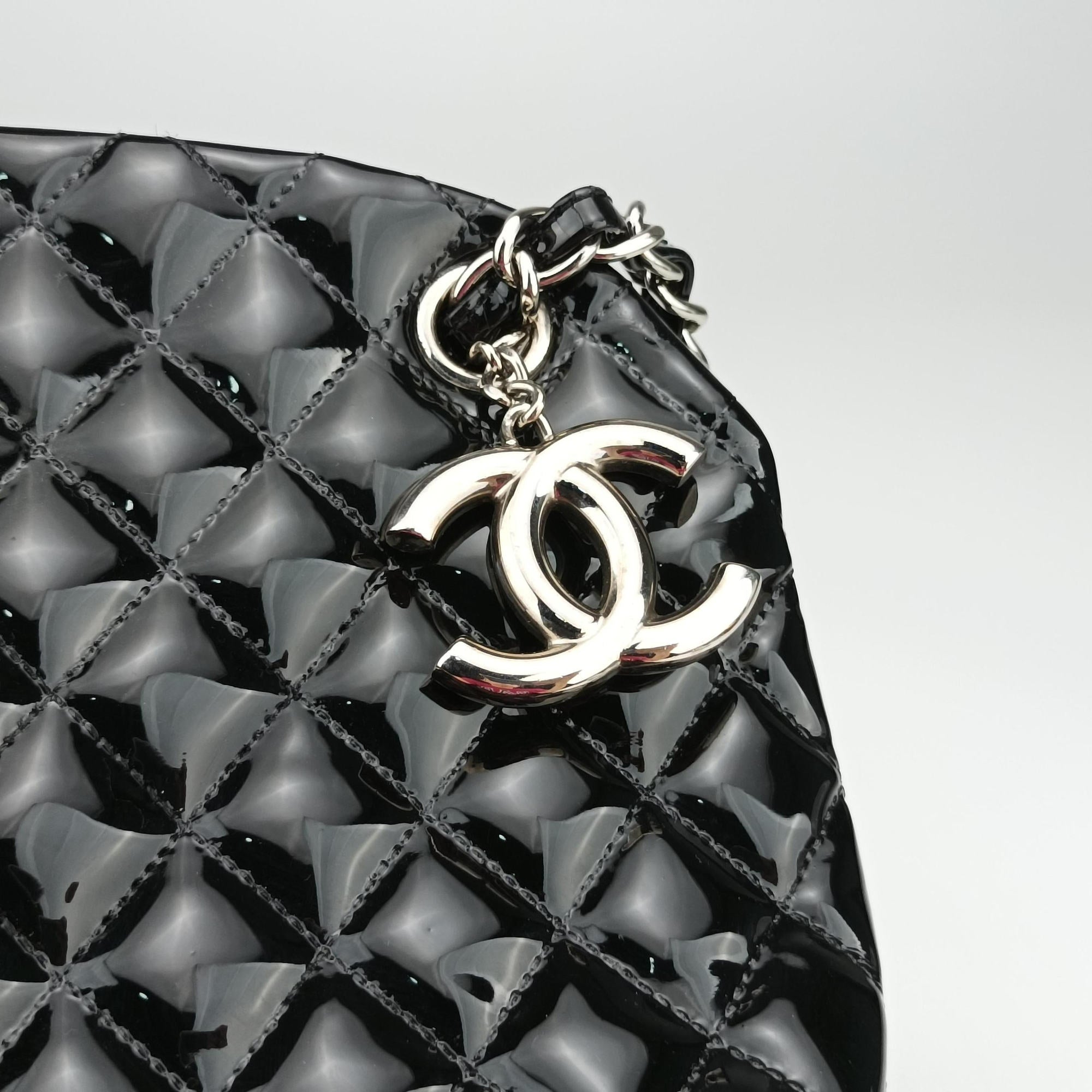 Secondhand Chanel Mademoiselle Bowling Black Patent Leather A50558 shoulderbag | stylenewstar