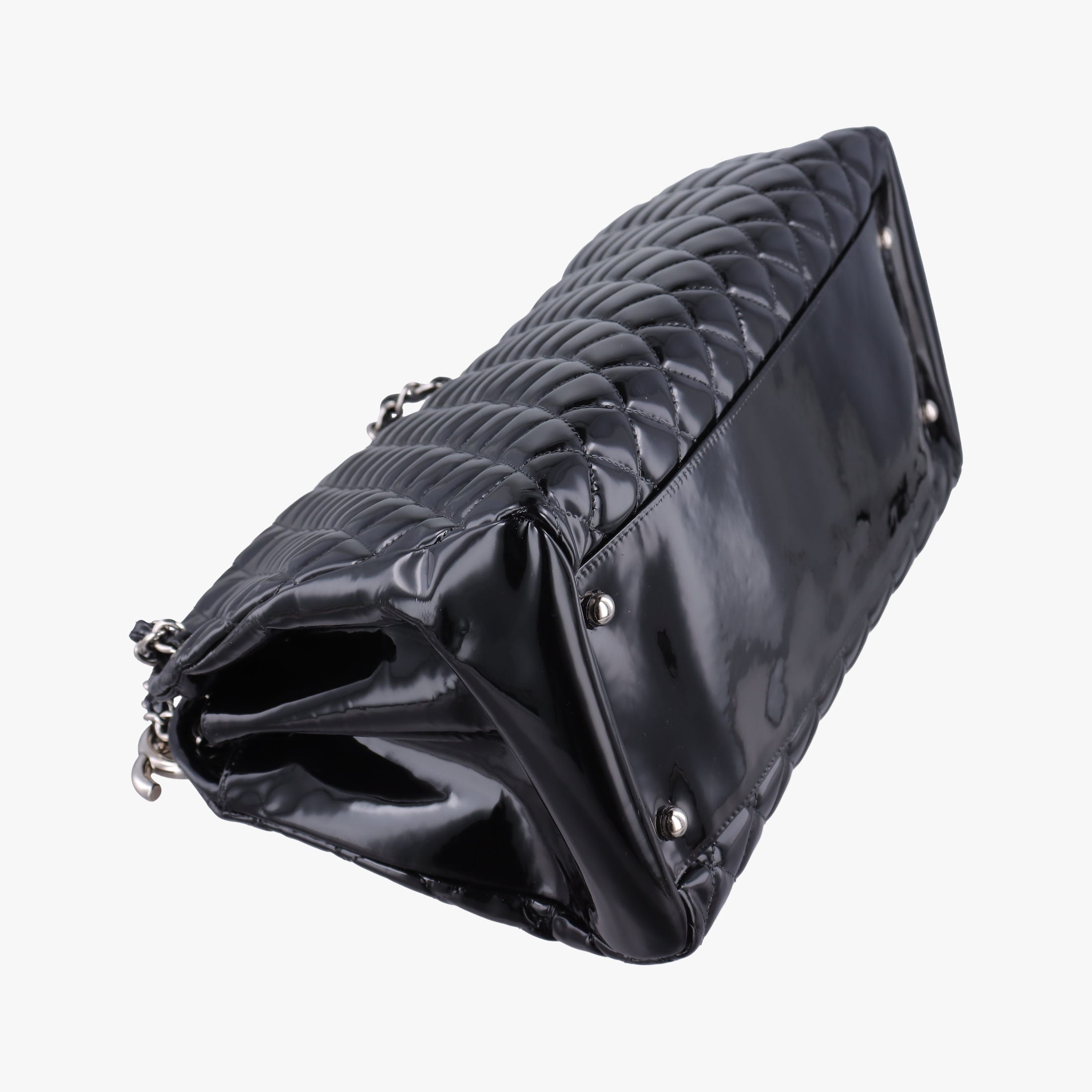 Secondhand Chanel Mademoiselle Bowling Black Patent Leather A50558 shoulderbag | stylenewstar