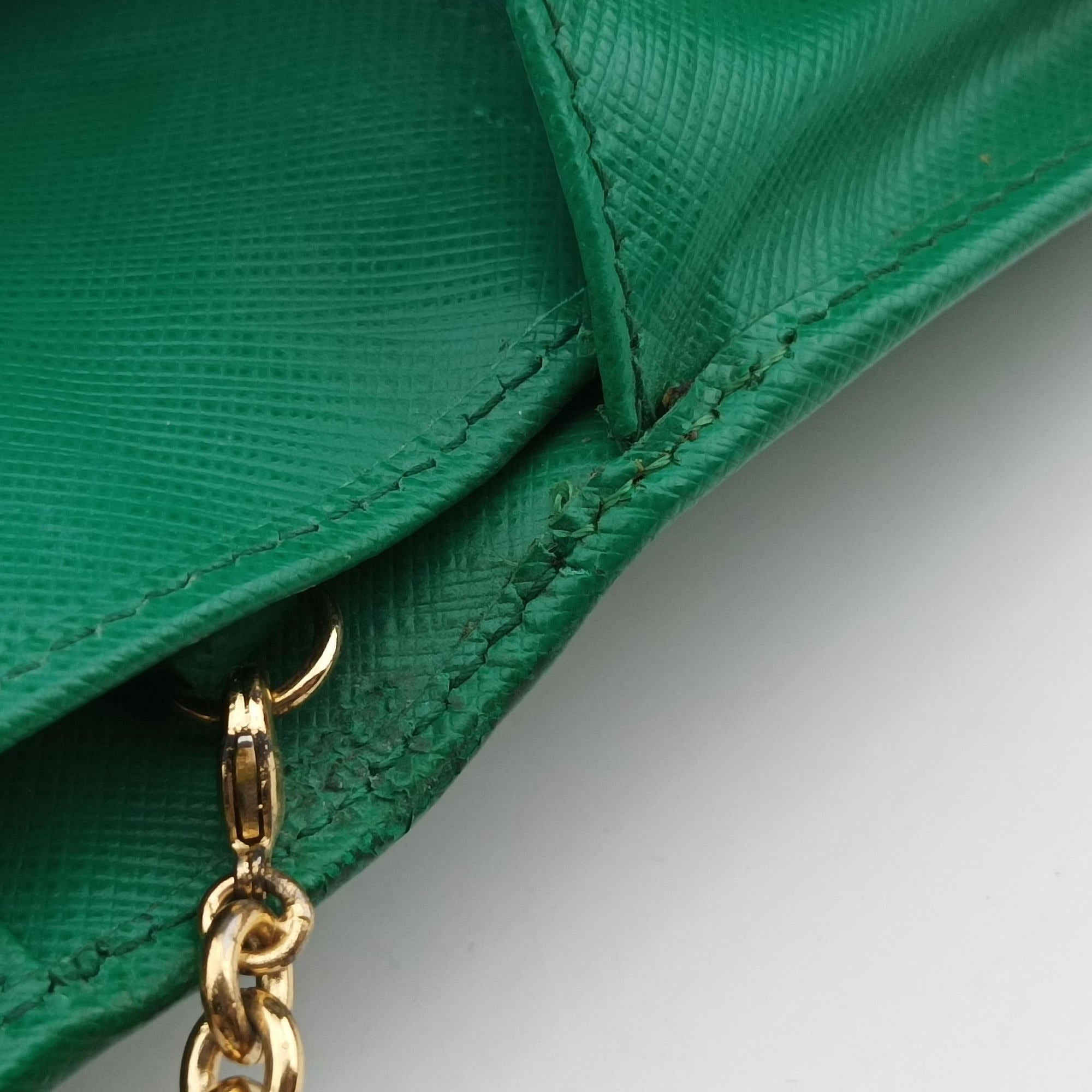 Secondhand Ferragamo Ginny Vara Green Leather  shoulderbag | stylenewstar