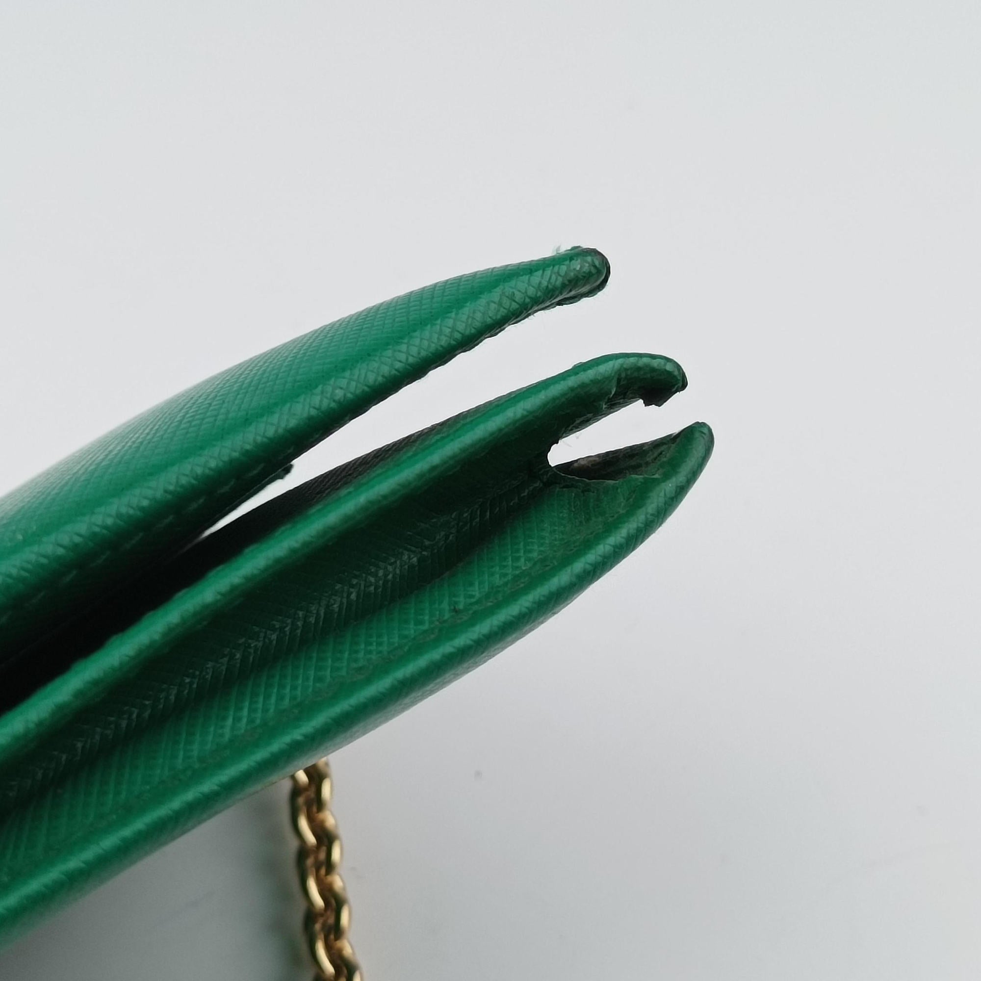 Secondhand Ferragamo Ginny Vara Green Leather  shoulderbag | stylenewstar
