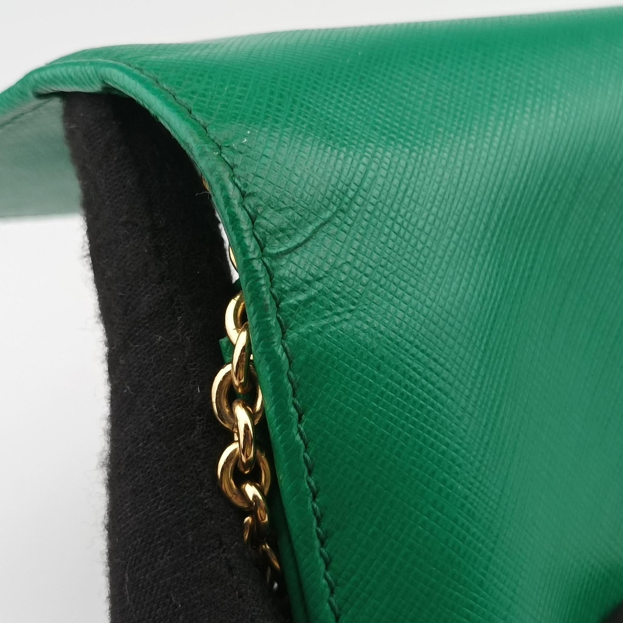 Secondhand Ferragamo Ginny Vara Green Leather  shoulderbag | stylenewstar