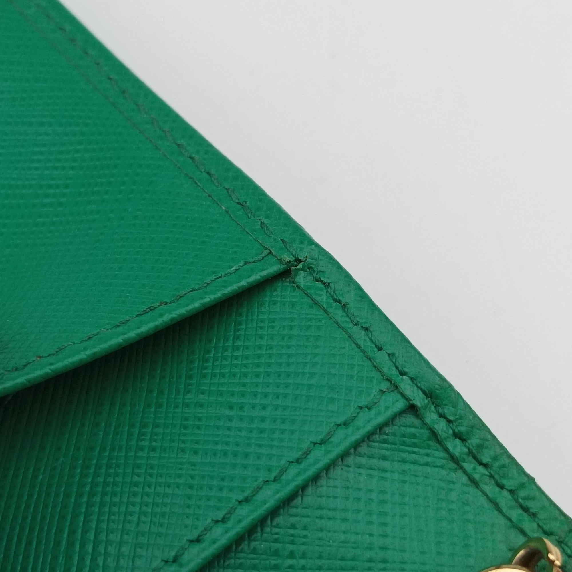 Secondhand Ferragamo Ginny Vara Green Leather  shoulderbag | stylenewstar