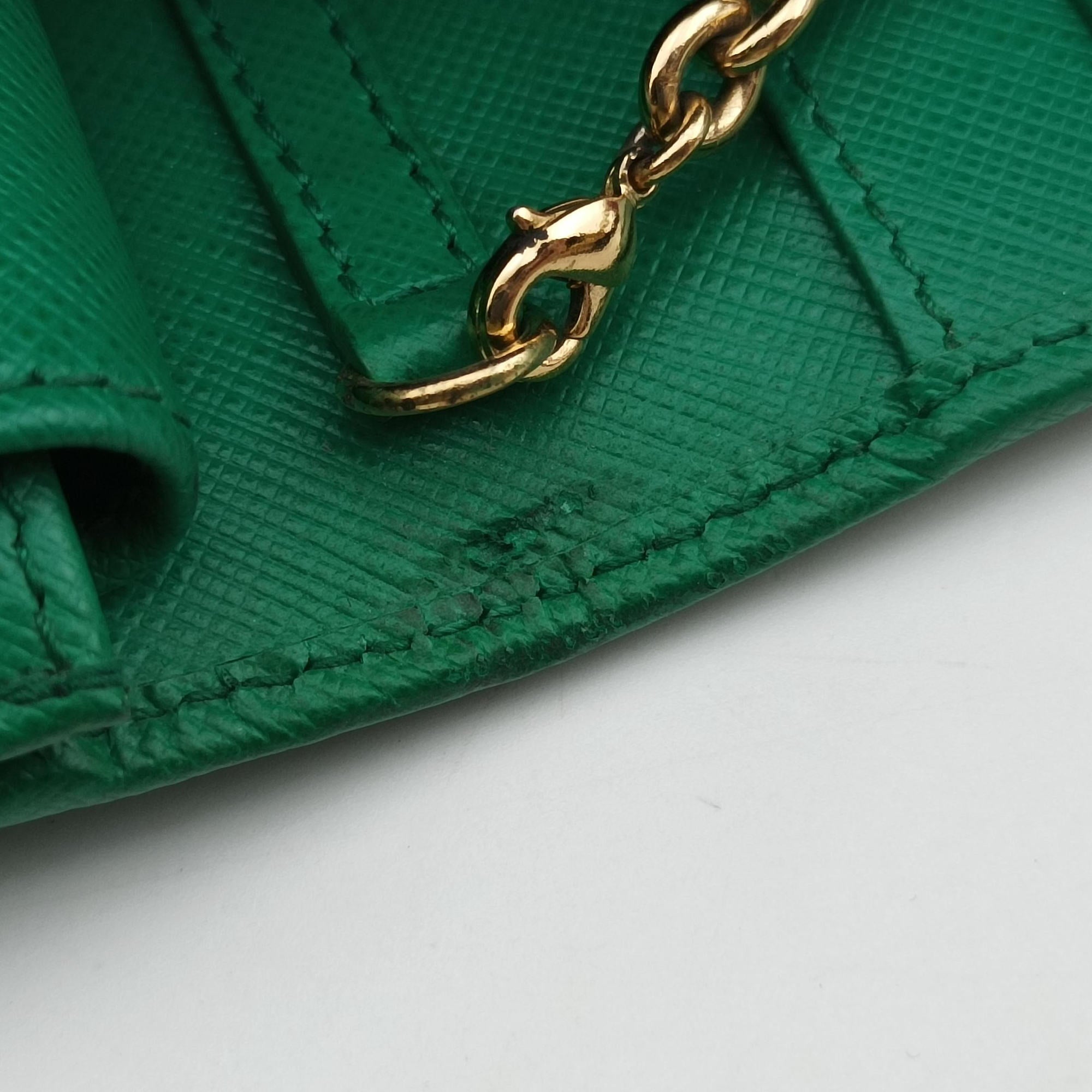 Secondhand Ferragamo Ginny Vara Green Leather  shoulderbag | stylenewstar