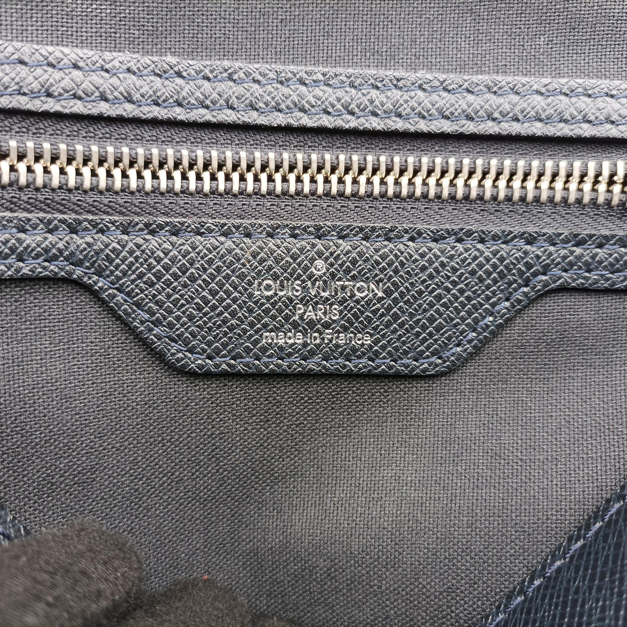 Pre-owned Louis Vuitton Roman MM Bolreal Taiga M32624 shoulderbag | stylenewstar