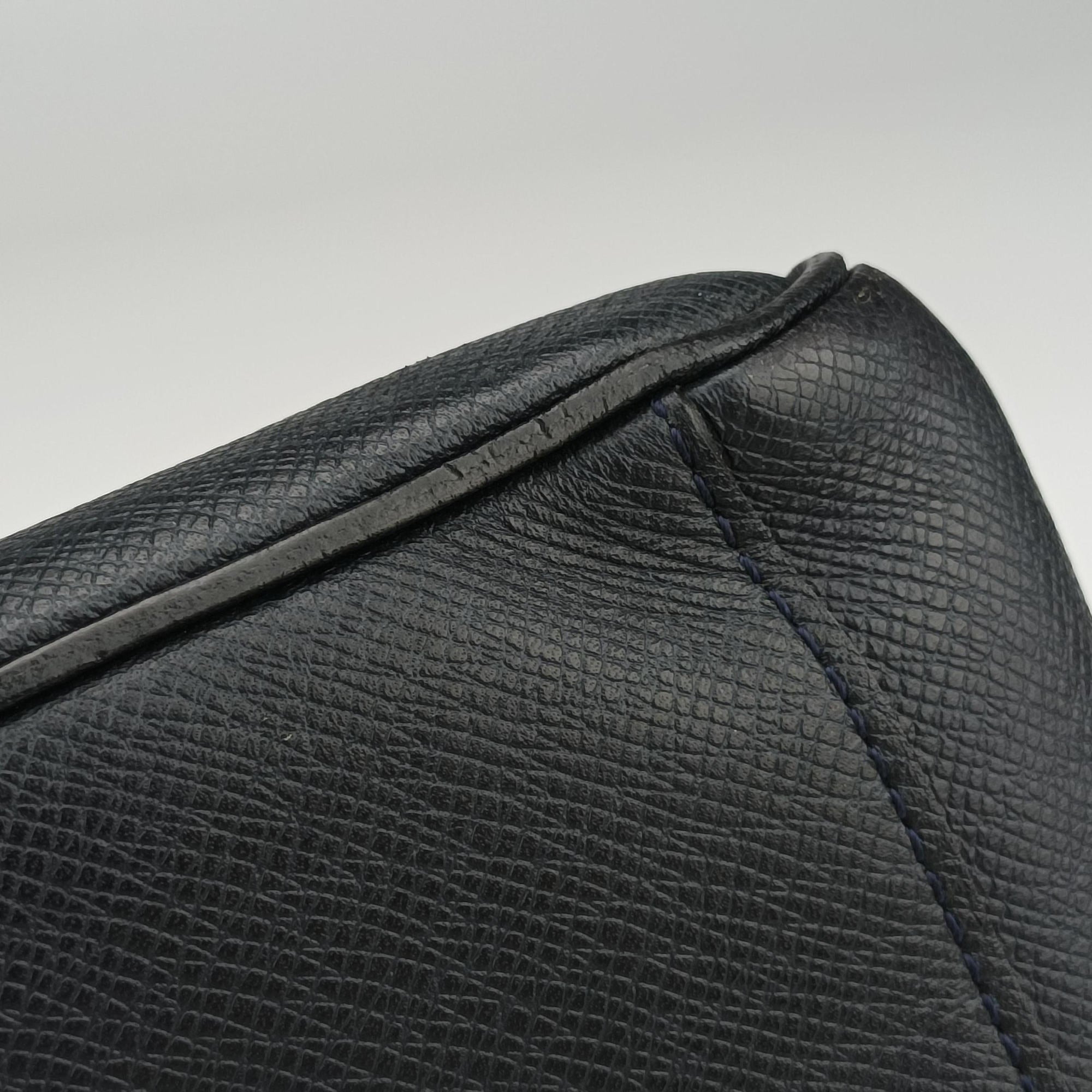 Pre-owned Louis Vuitton Roman MM Bolreal Taiga M32624 shoulderbag | stylenewstar
