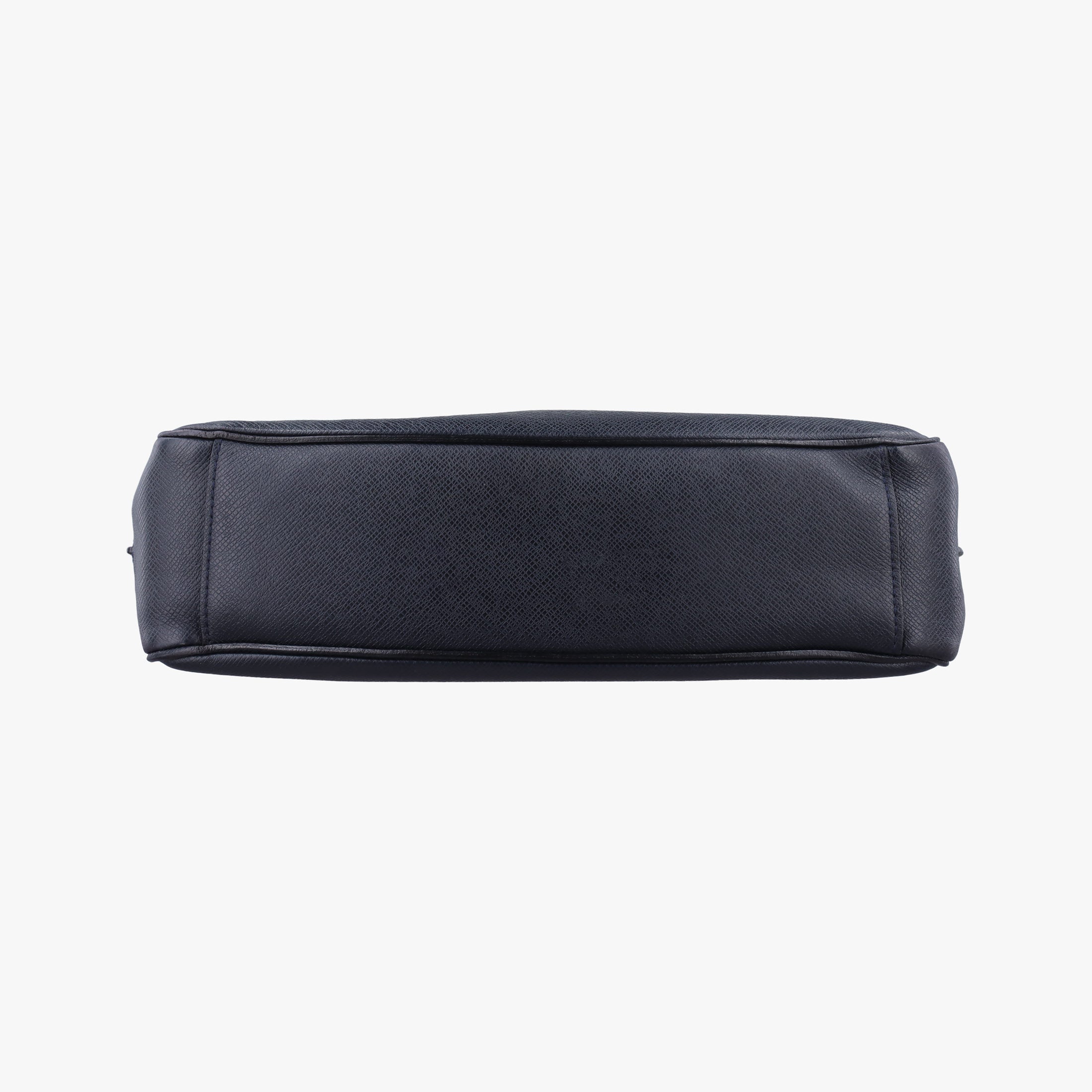 Pre-owned Louis Vuitton Roman MM Bolreal Taiga M32624 shoulderbag | stylenewstar