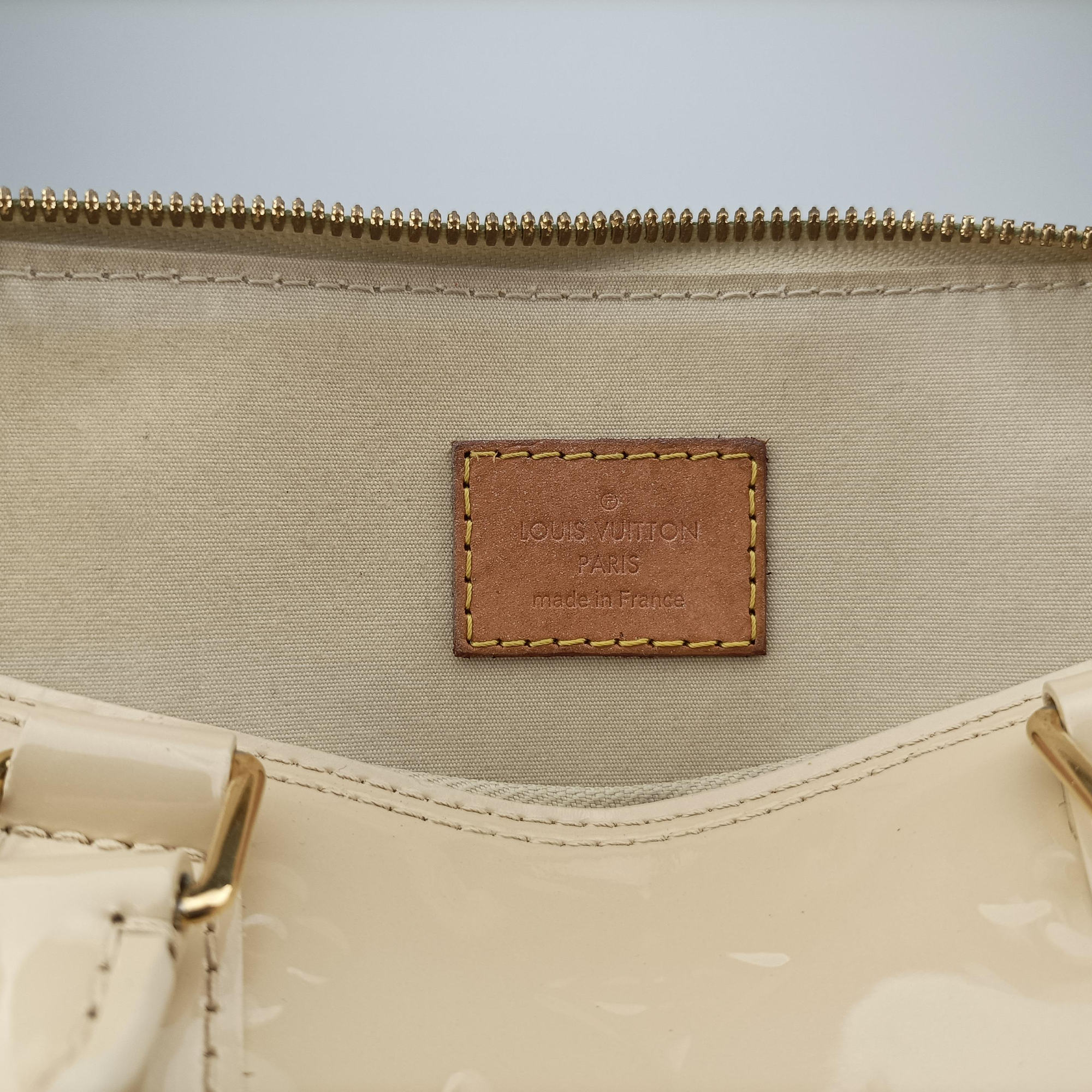 Secondhand Louis Vuitton Alma PM Dune Vernis M90101 handbag | stylenewstar