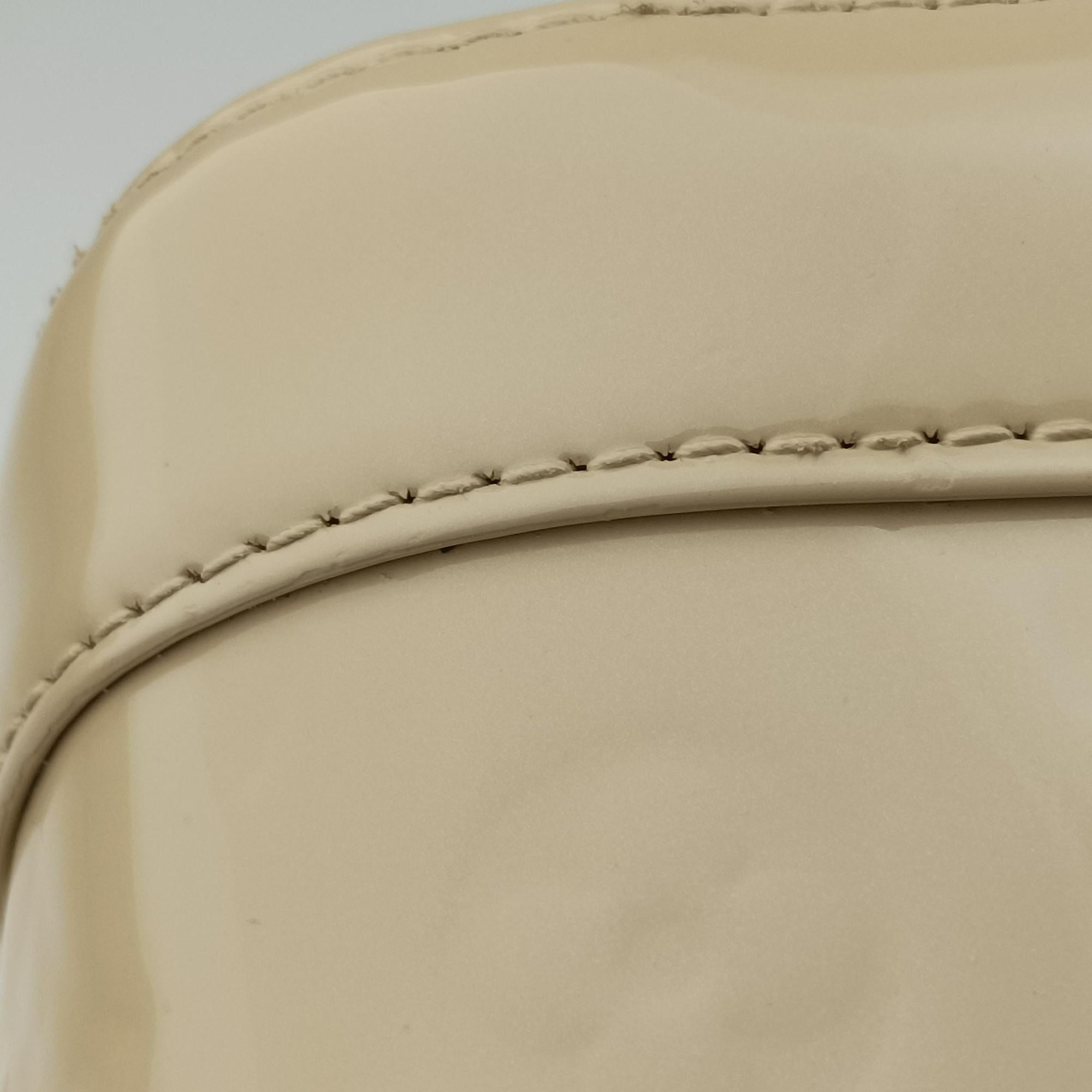 Secondhand Louis Vuitton Alma PM Dune Vernis M90101 handbag | stylenewstar
