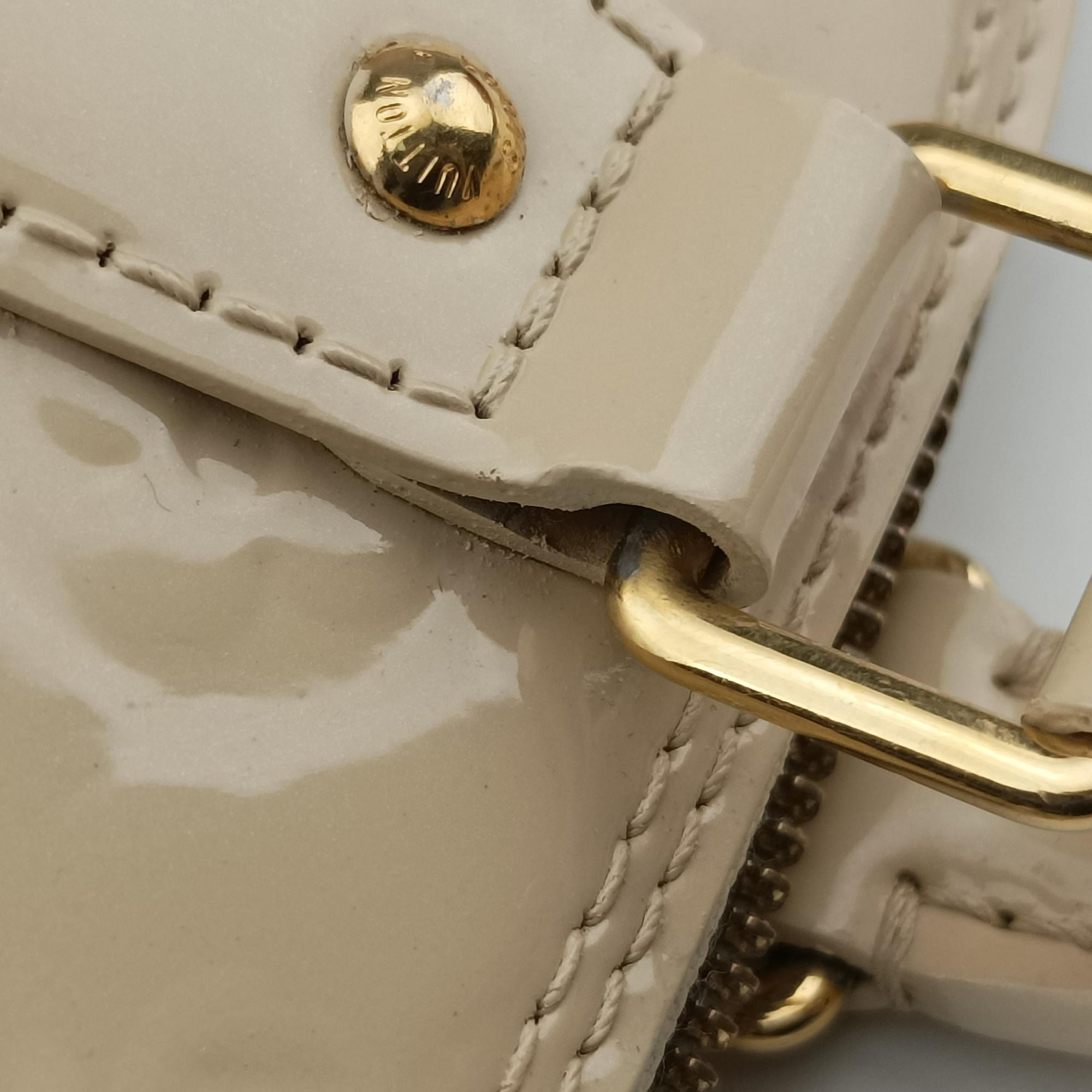 Secondhand Louis Vuitton Alma PM Dune Vernis M90101 handbag | stylenewstar