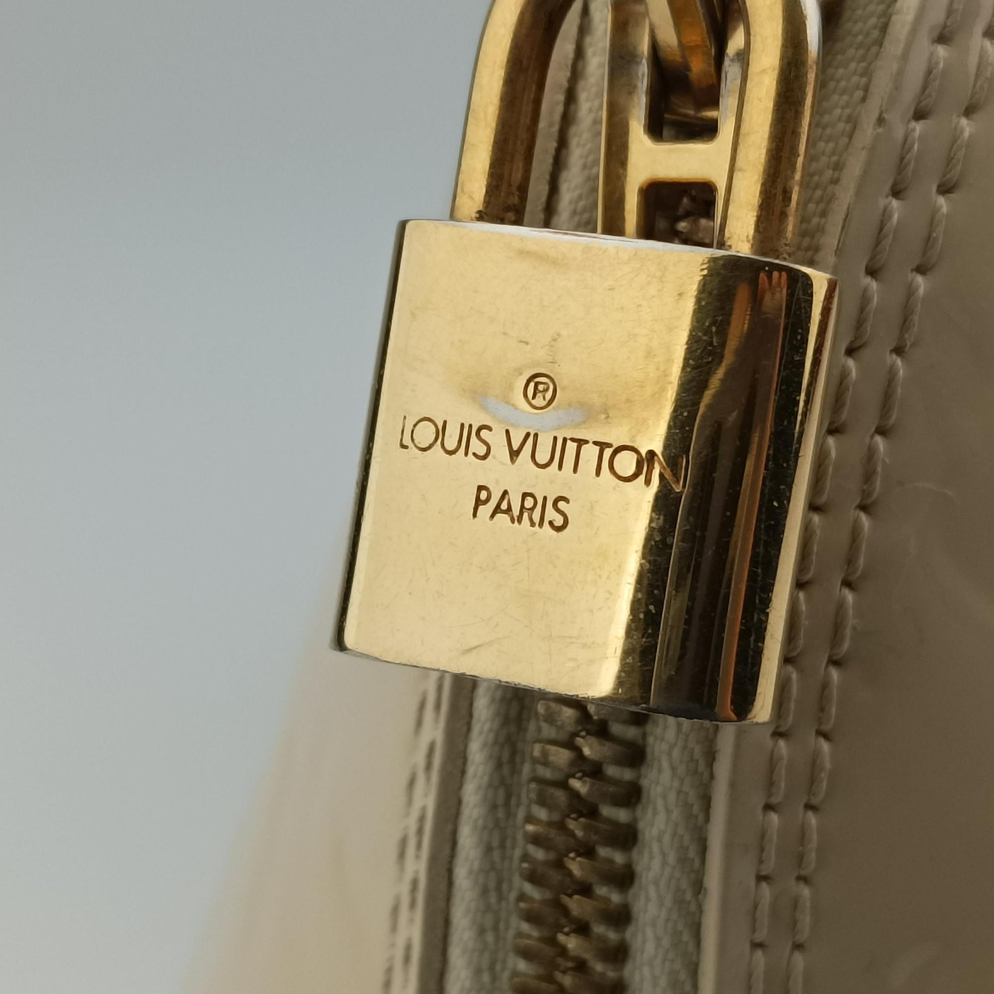 Secondhand Louis Vuitton Alma PM Dune Vernis M90101 handbag | stylenewstar