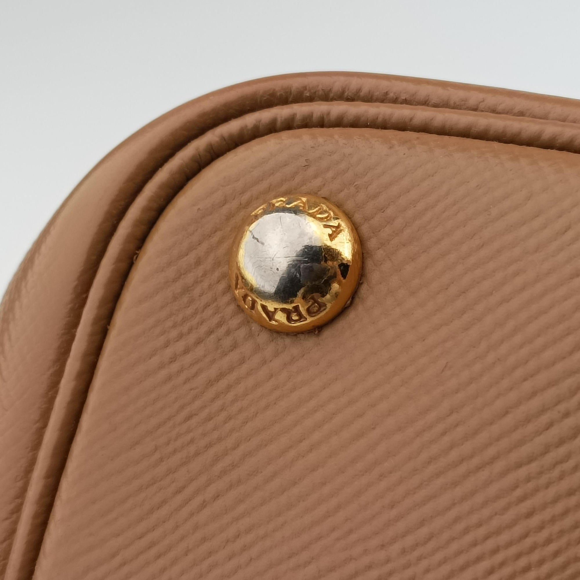 Secondhand Prada Double Cuir Camel SAFFIANO Leather BN2755 shoulderbag | stylenewstar