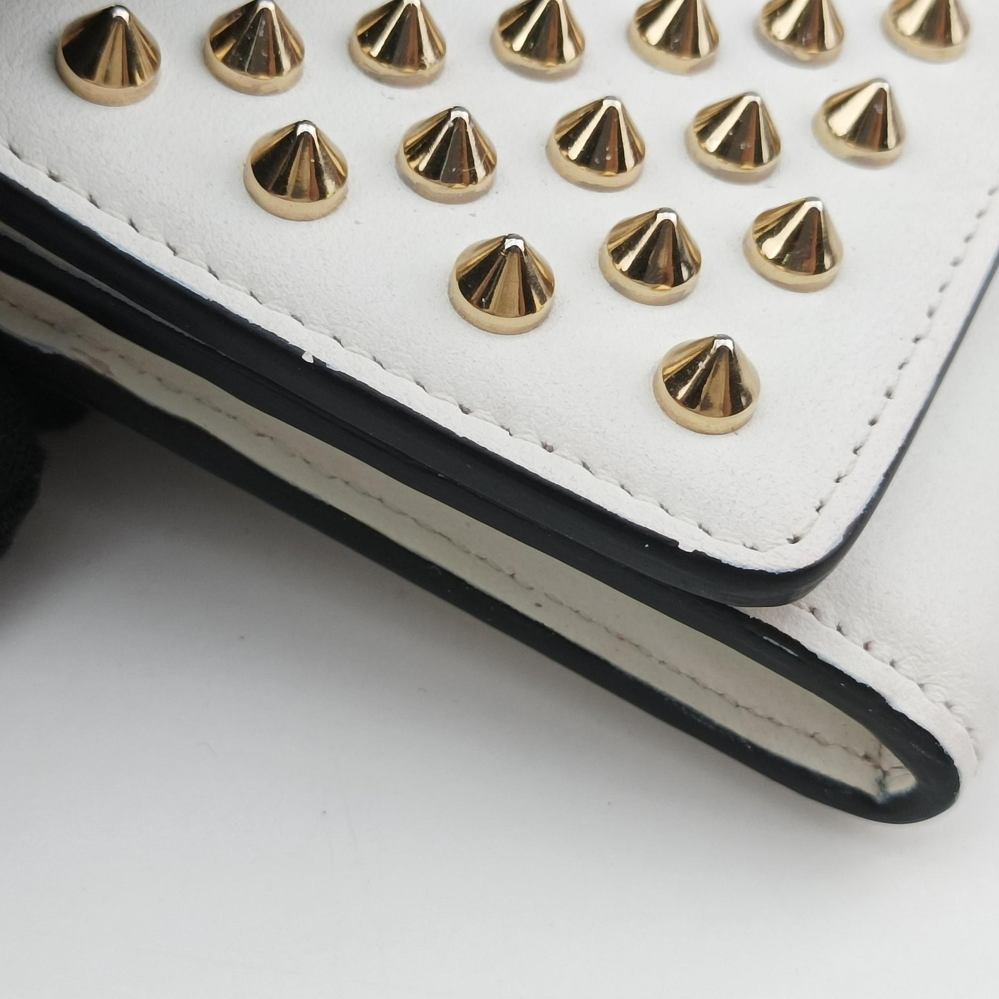 Secondhand Christian Louboutin Paloma Clutch White Leather  clutchbag | stylenewstar