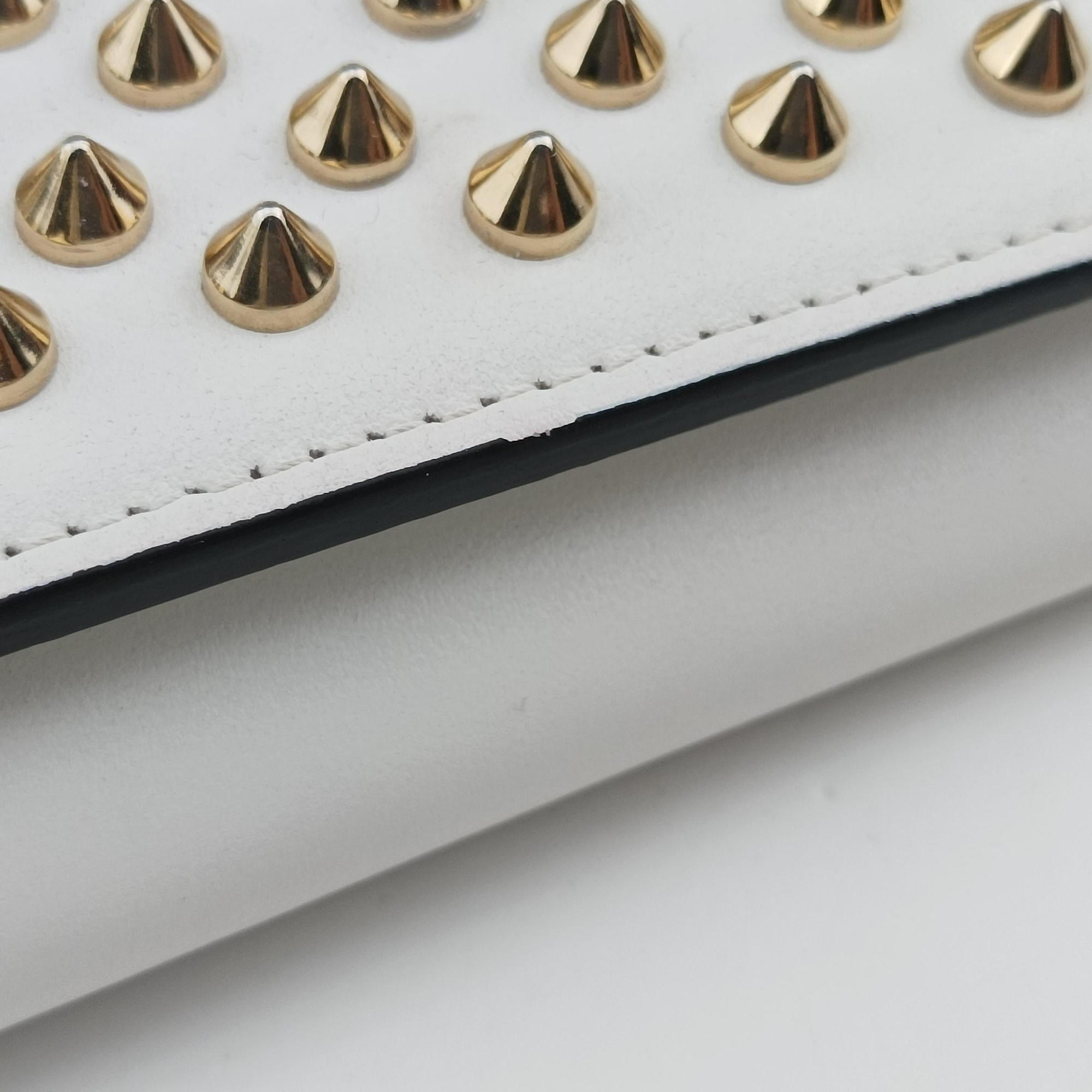 Secondhand Christian Louboutin Paloma Clutch White Leather  clutchbag | stylenewstar