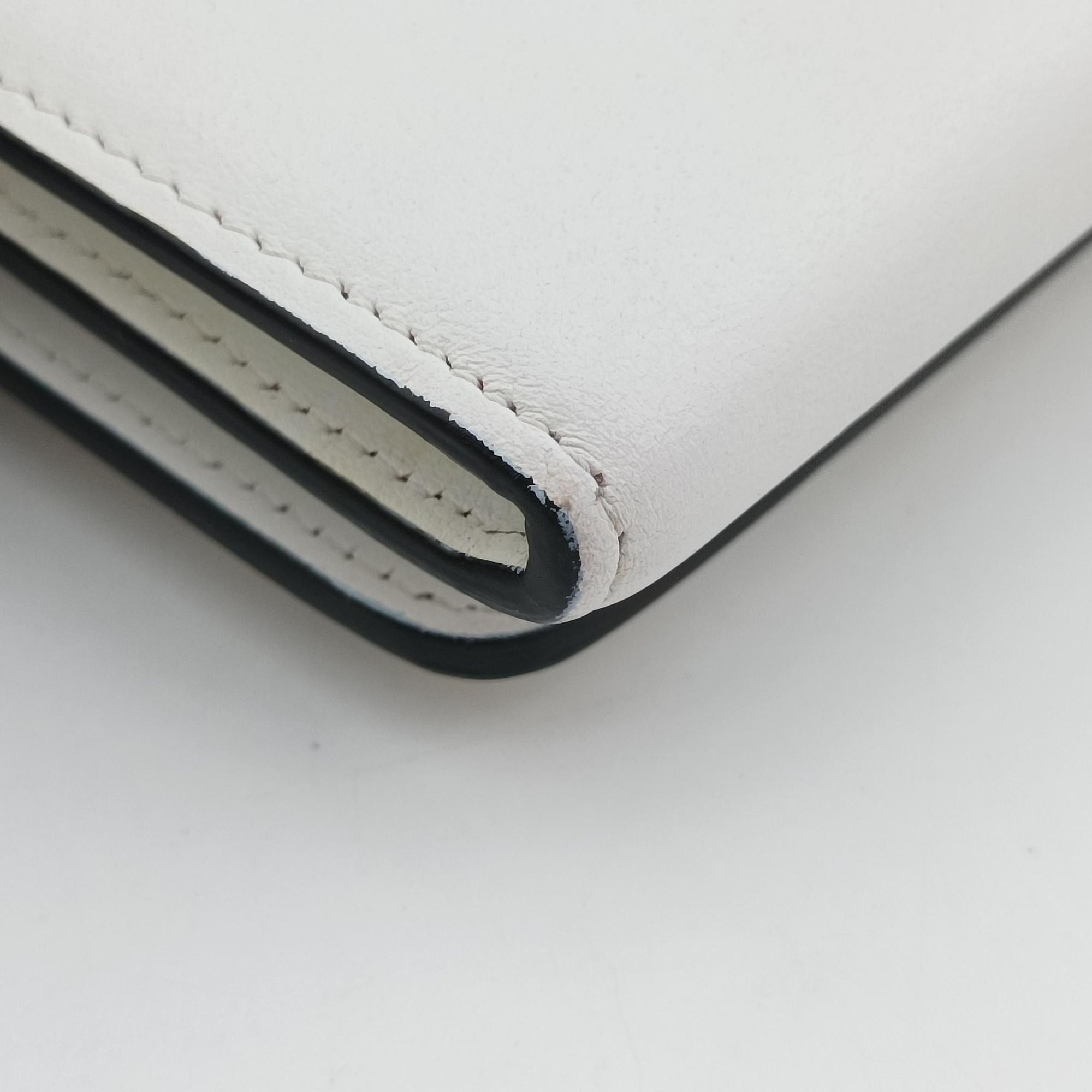 Secondhand Christian Louboutin Paloma Clutch White Leather  clutchbag | stylenewstar