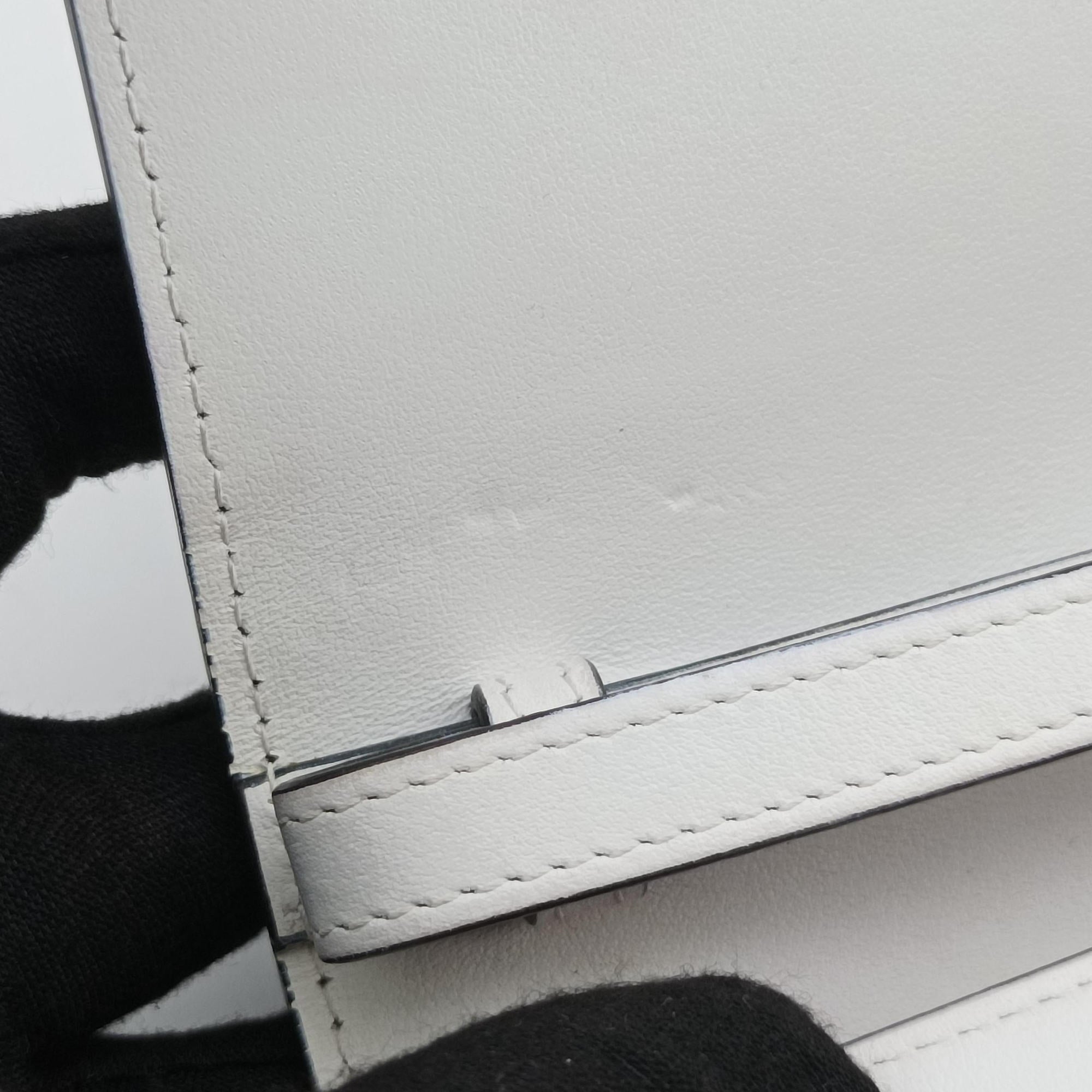 Secondhand Christian Louboutin Paloma Clutch White Leather  clutchbag | stylenewstar