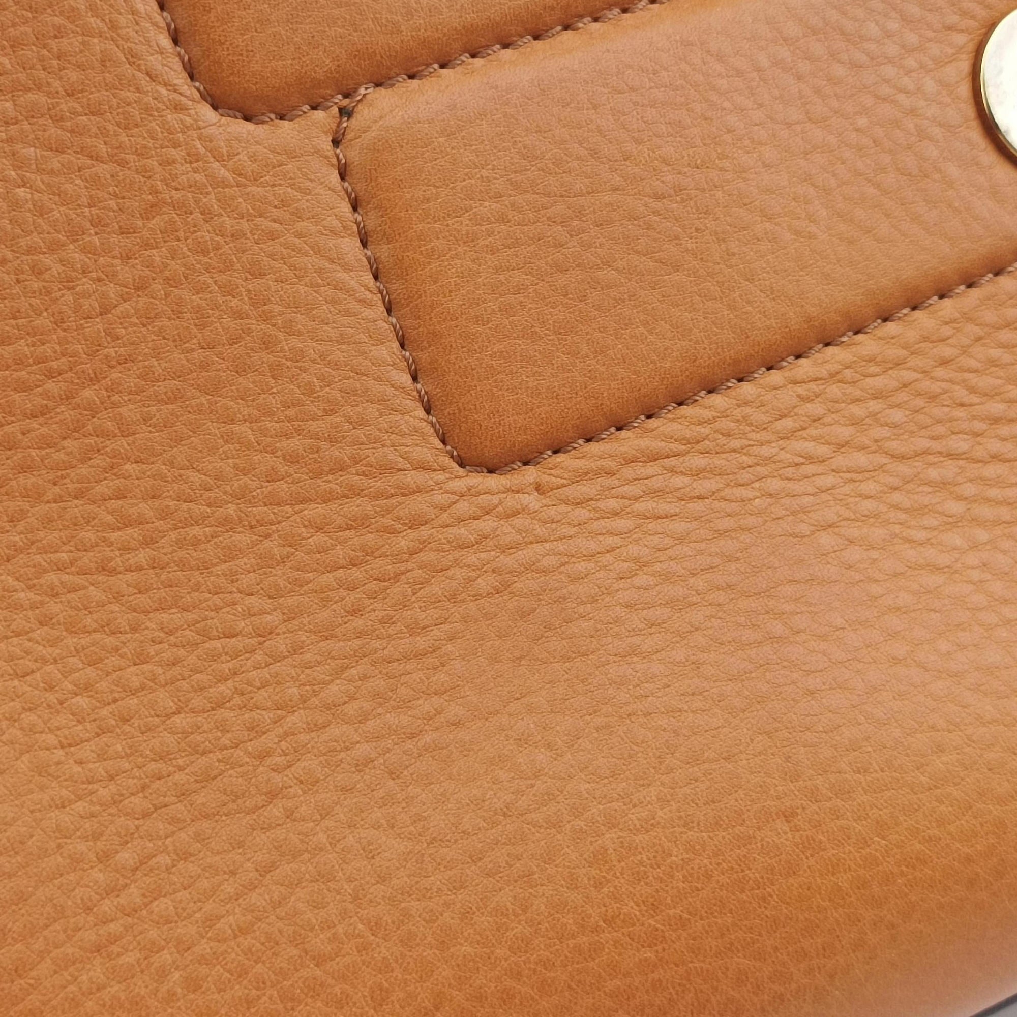 Secondhand Christian Dior Street Chic Columbus Brown Leather  shoulderbag | stylenewstar