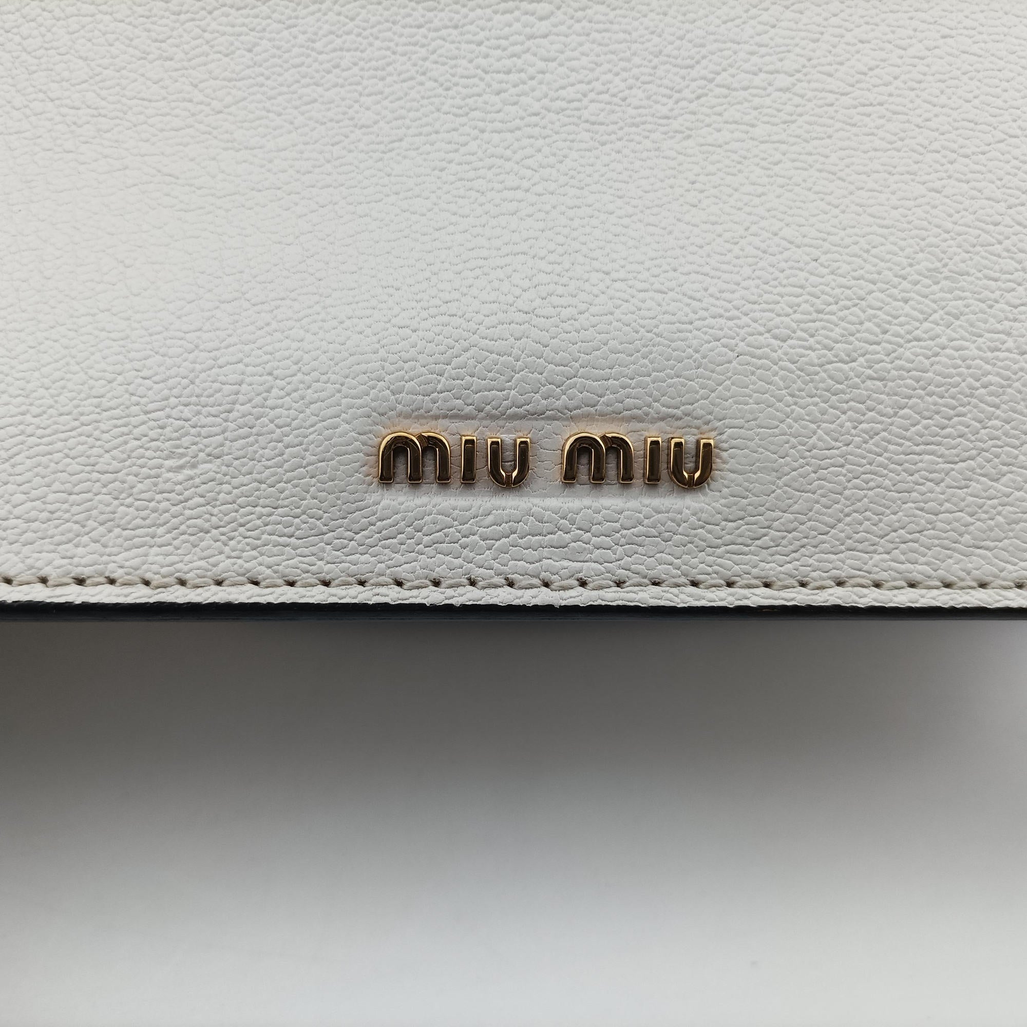 Vintage Miu Miu Miu Lady White Leather  shoulderbag | stylenewstar