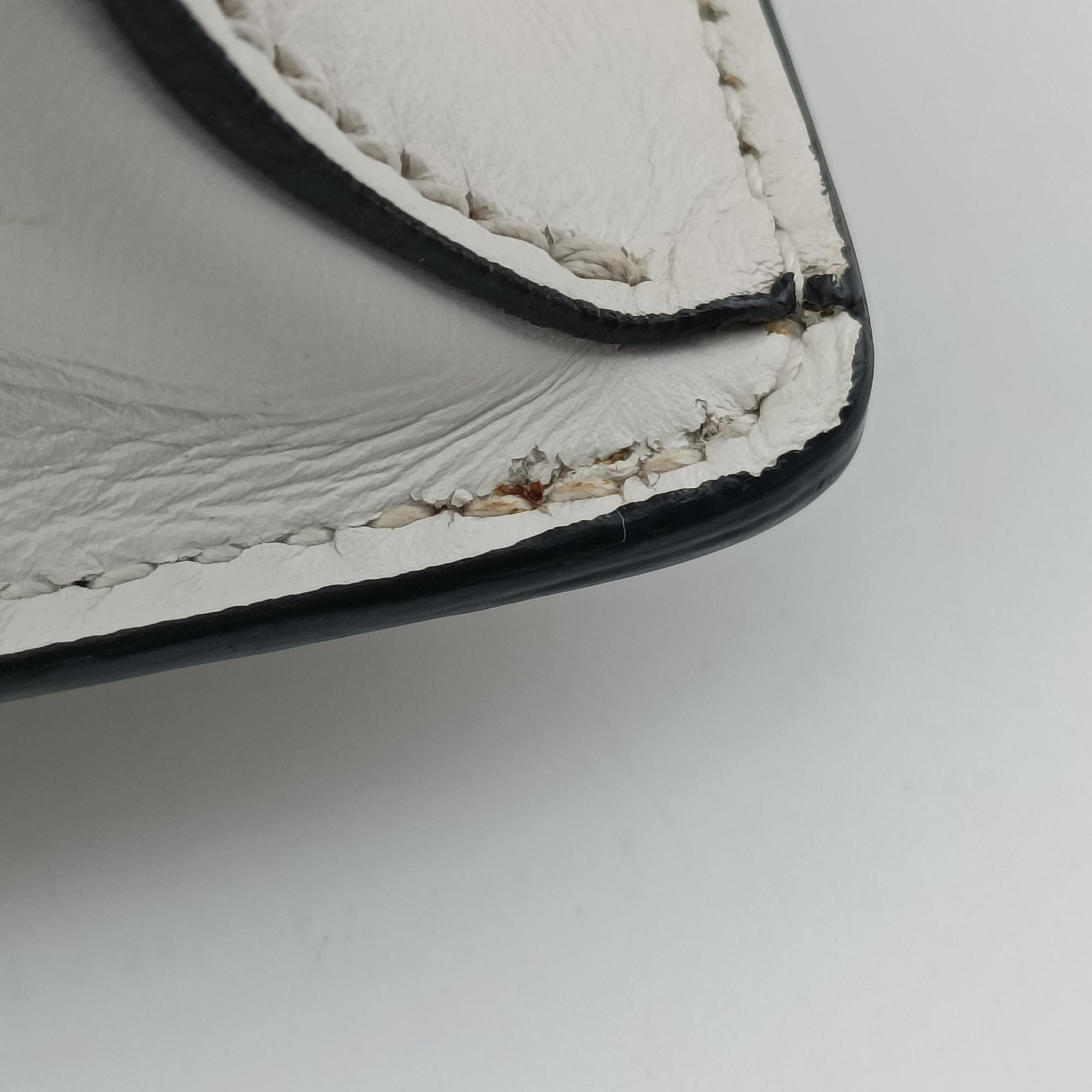 Vintage Miu Miu Miu Lady White Leather  shoulderbag | stylenewstar