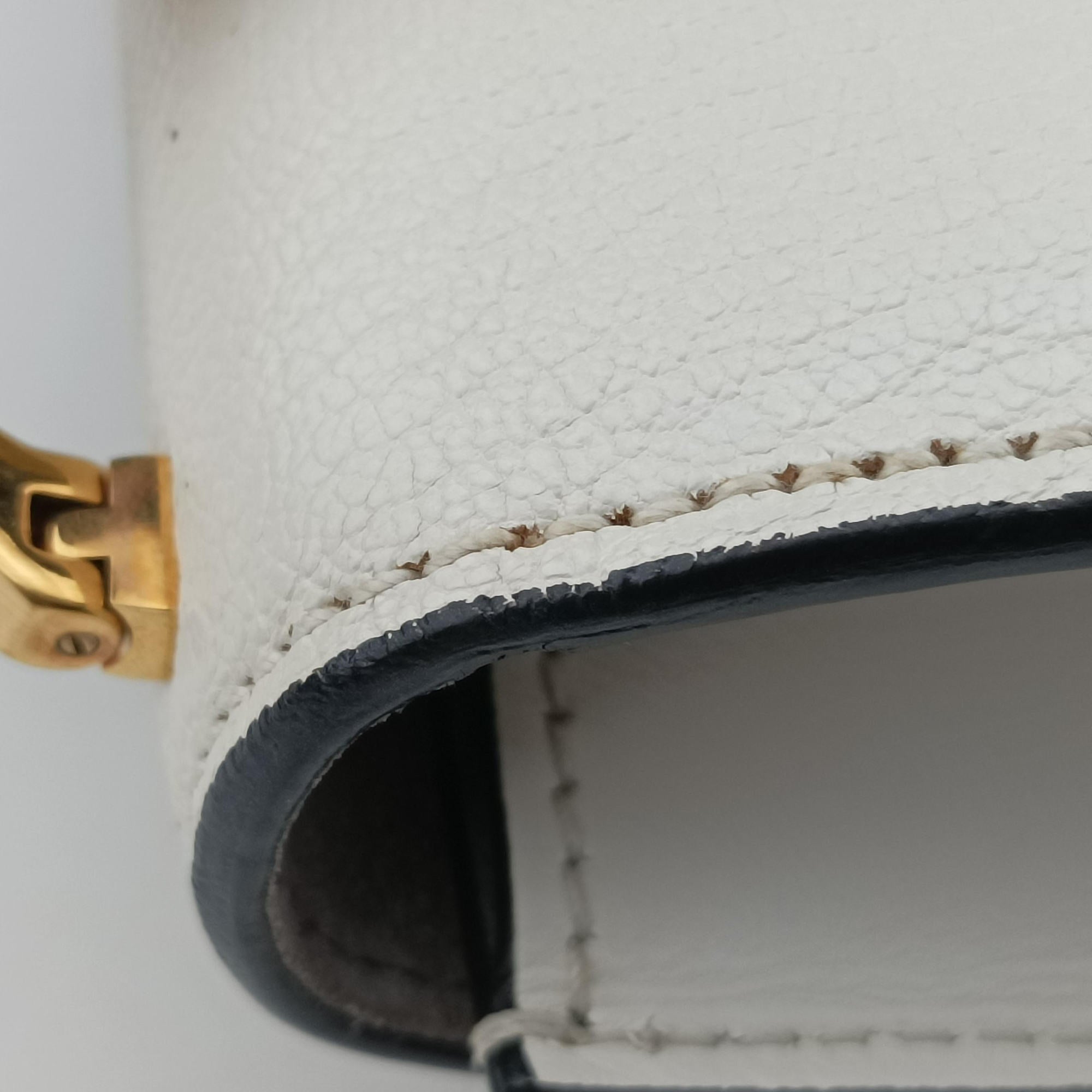 Vintage Miu Miu Miu Lady White Leather  shoulderbag | stylenewstar