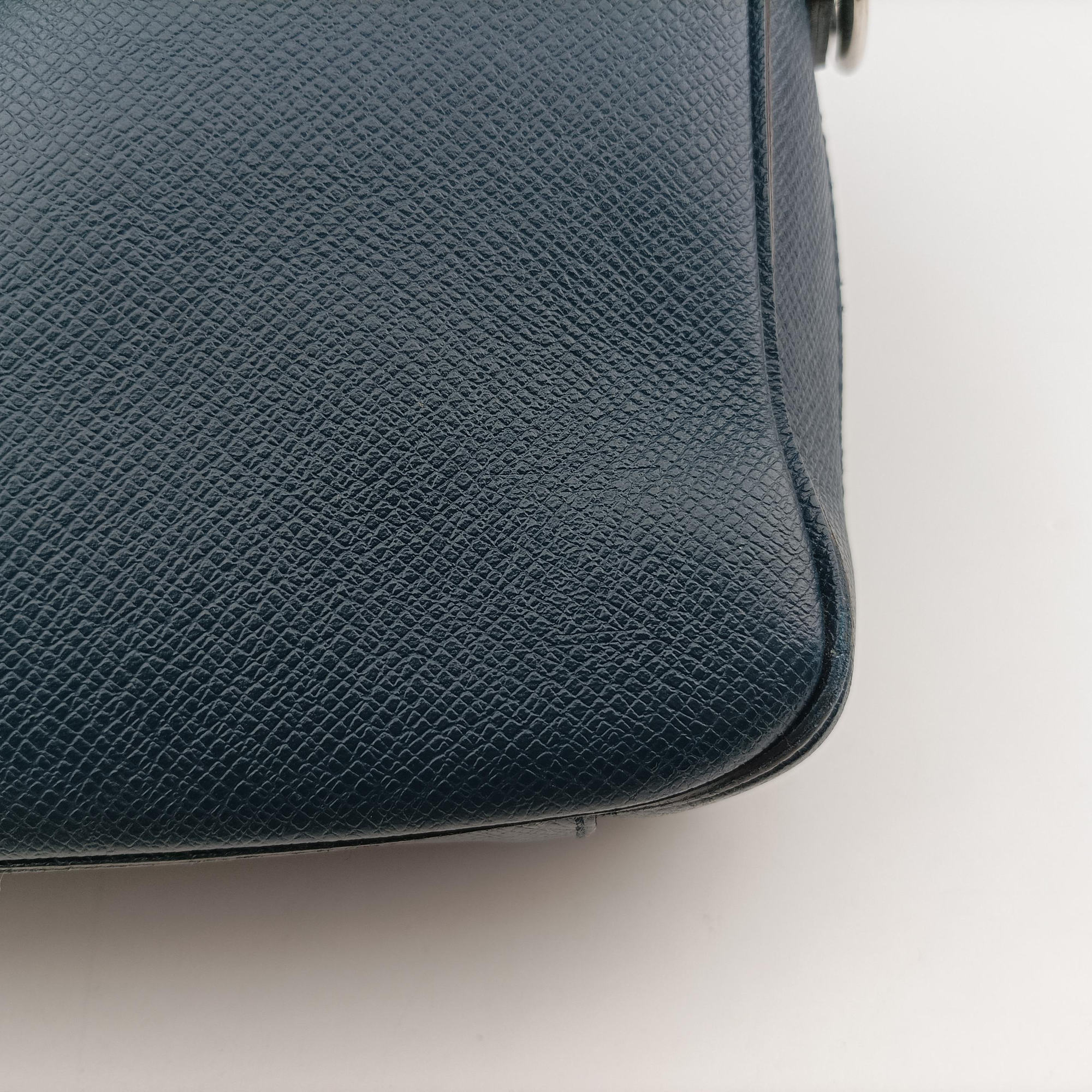 Vintage Louis Vuitton Porto Document Business MM Ocean Blue Taiga M32705 handbag | stylenewstar