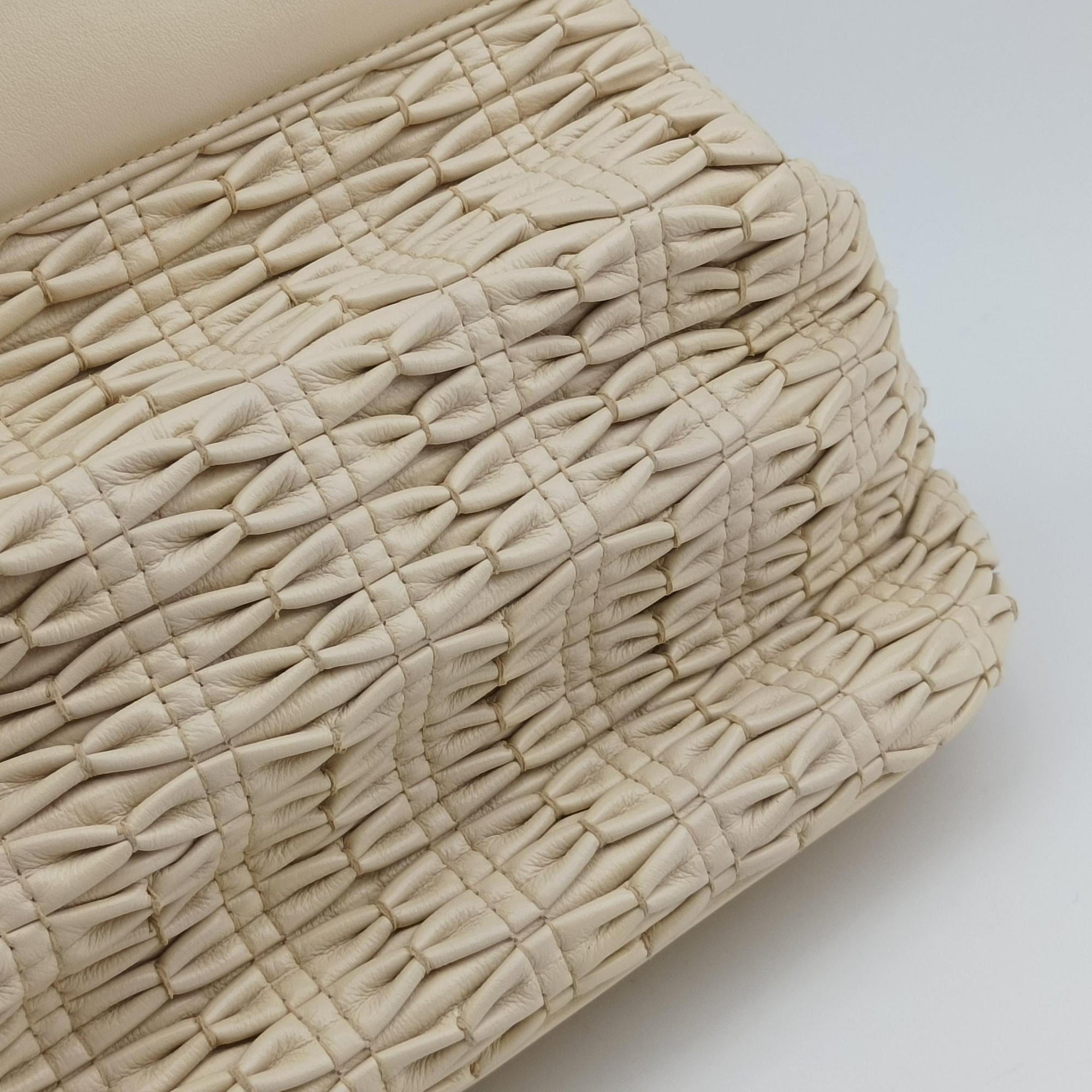 Vintage Bvlgari Isabella Rossellini ivory Leather  shoulderbag | stylenewstar