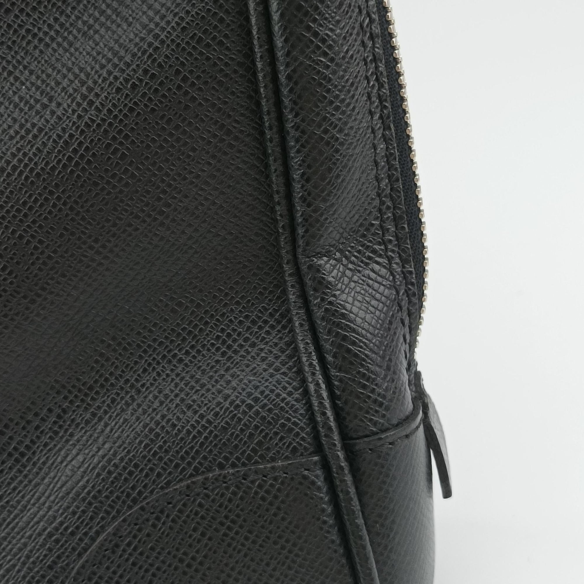 Pre-owned Louis Vuitton IGOR Ardoise Taiga M31172 handbag | stylenewstar