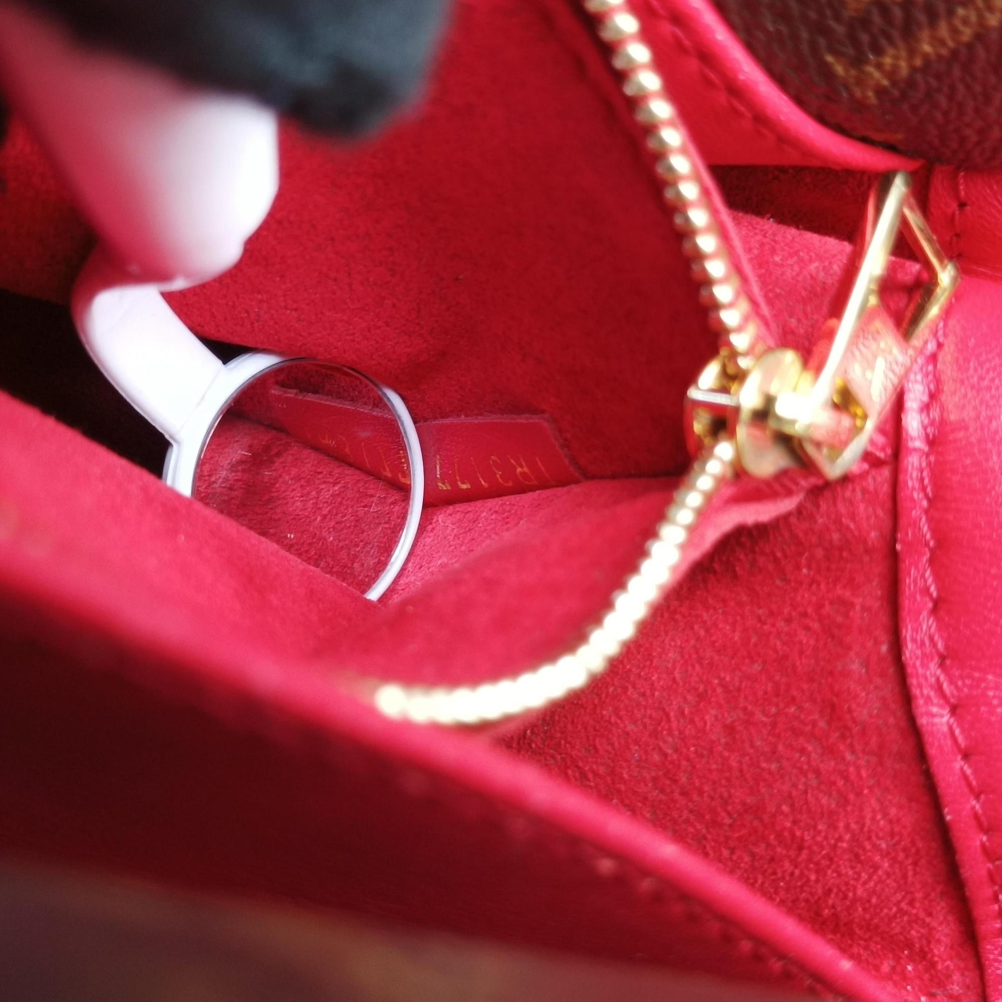 Pre-owned Louis Vuitton DOUBLE V ruby Monogram Canvas ácalf leather M54624 shoulderbag | stylenewstar