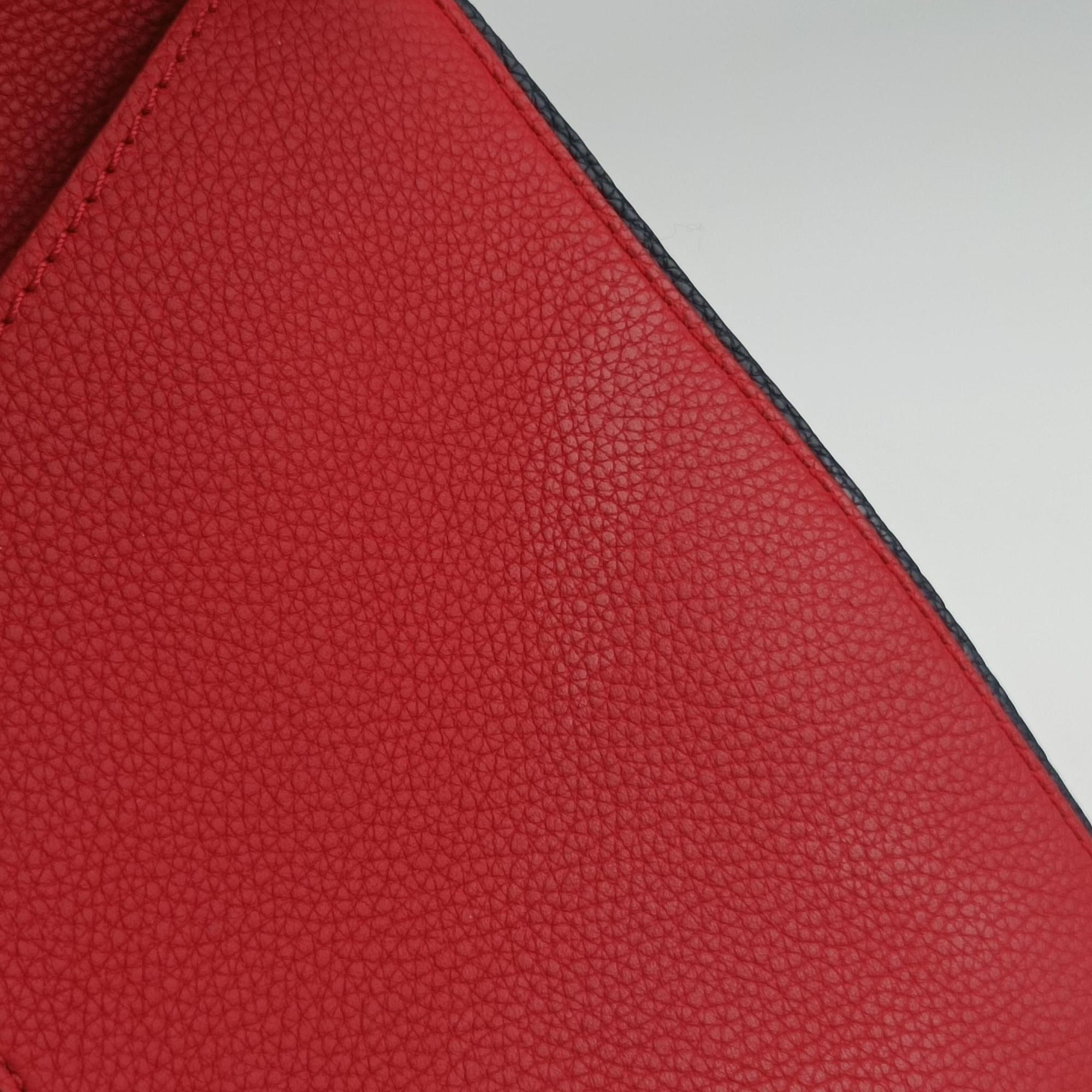 Pre-owned Louis Vuitton DOUBLE V ruby Monogram Canvas ácalf leather M54624 shoulderbag | stylenewstar