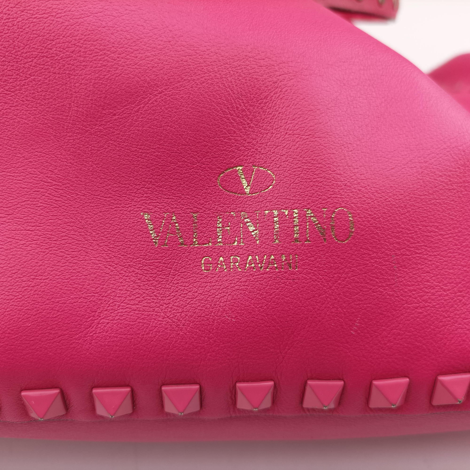 Pre-owned Valentino Rockstud Rose Leather  handbag | stylenewstar