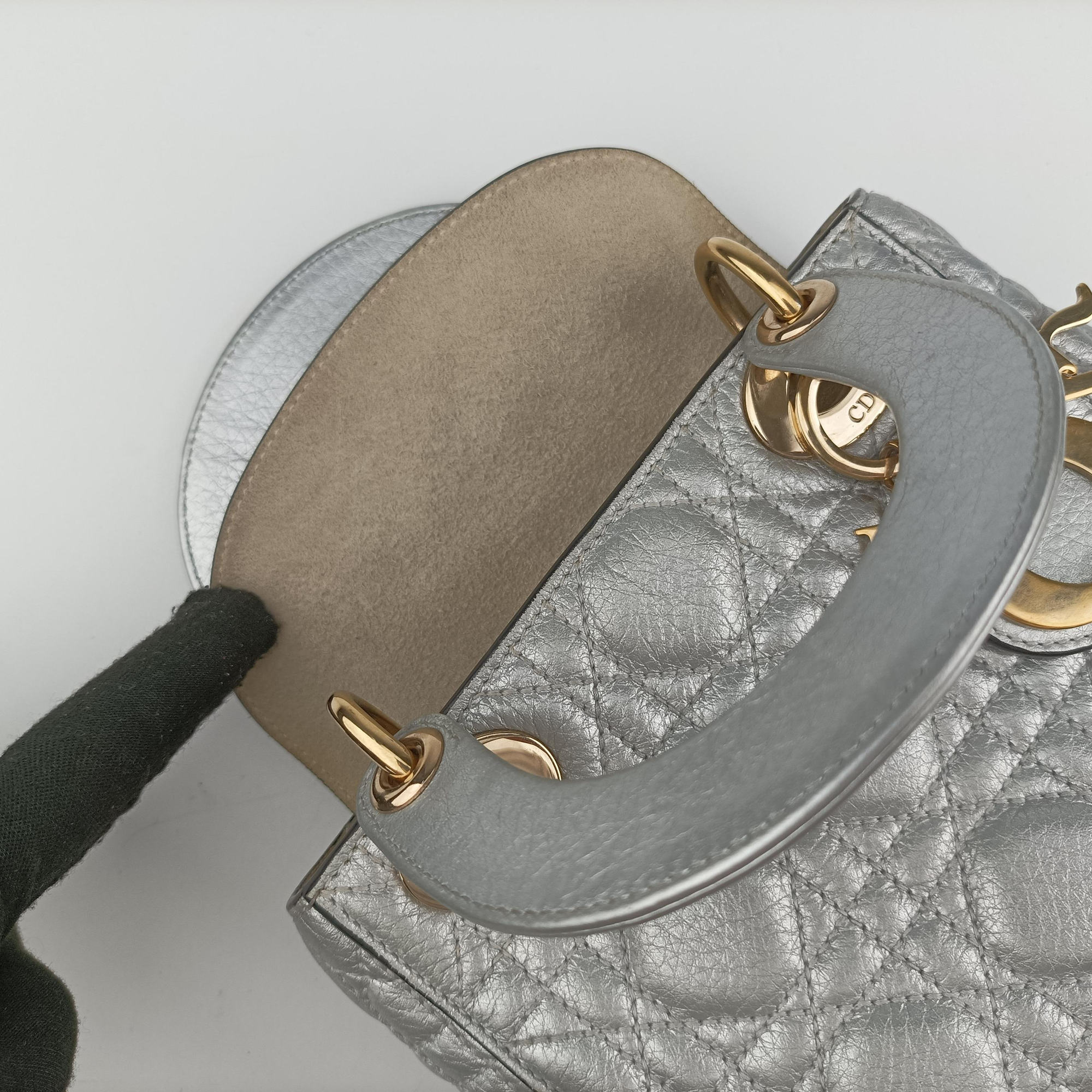 Pre-owned Christian Dior Lady Dior Silver lambskin  shoulderbag | stylenewstar