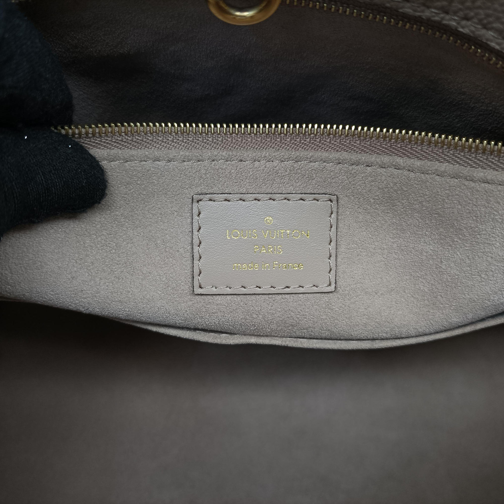 Pre-owned Louis Vuitton OntheGo MM Beige Monogram Empreinte M45607 shoulderbag | stylenewstar