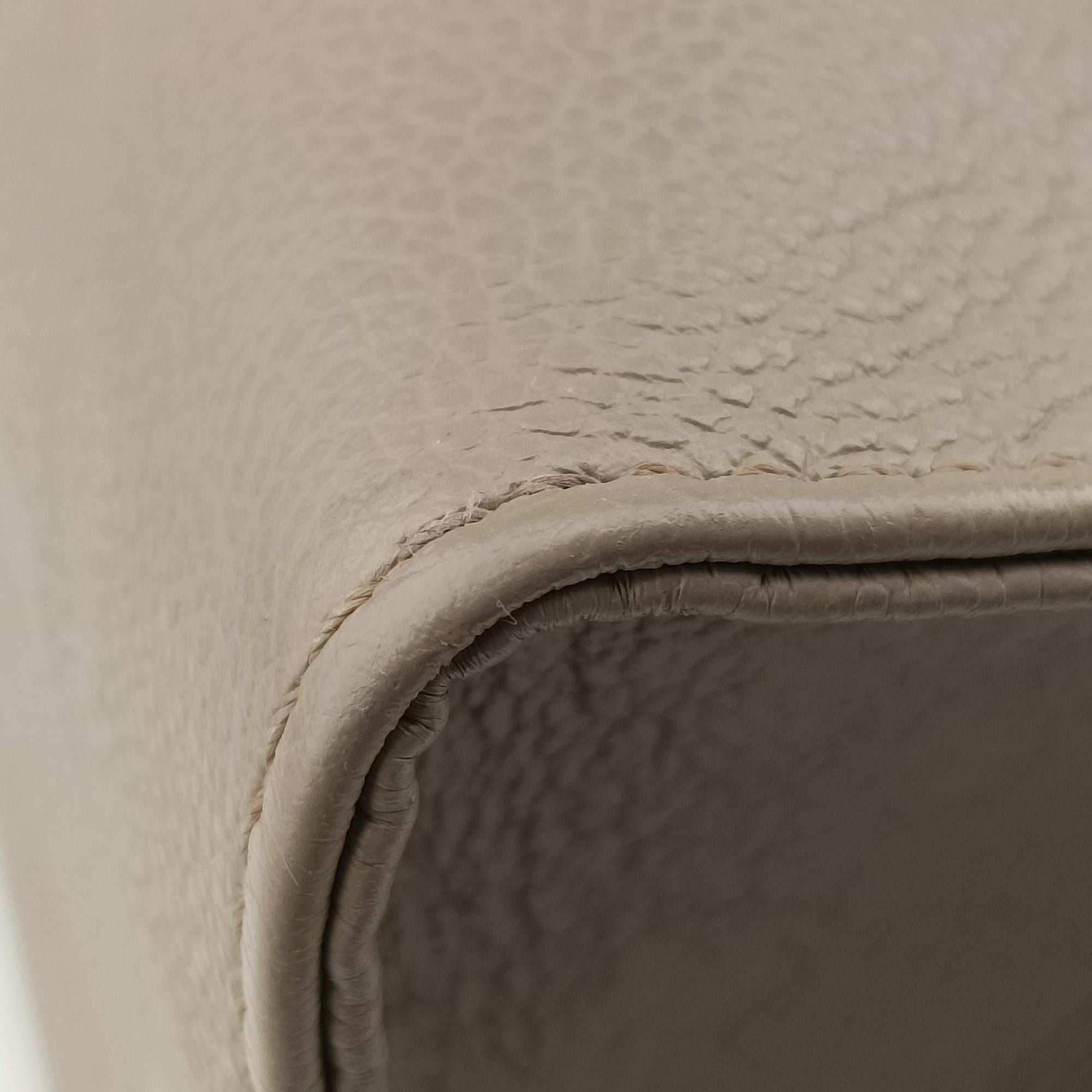 Pre-owned Louis Vuitton OntheGo MM Beige Monogram Empreinte M45607 shoulderbag | stylenewstar